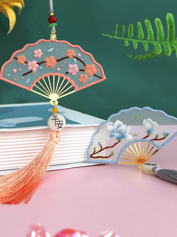 Kneavist - DIY Fan Bladwijzer / Sleutelhanger Borduurpakket (alleen Chinese instructies)