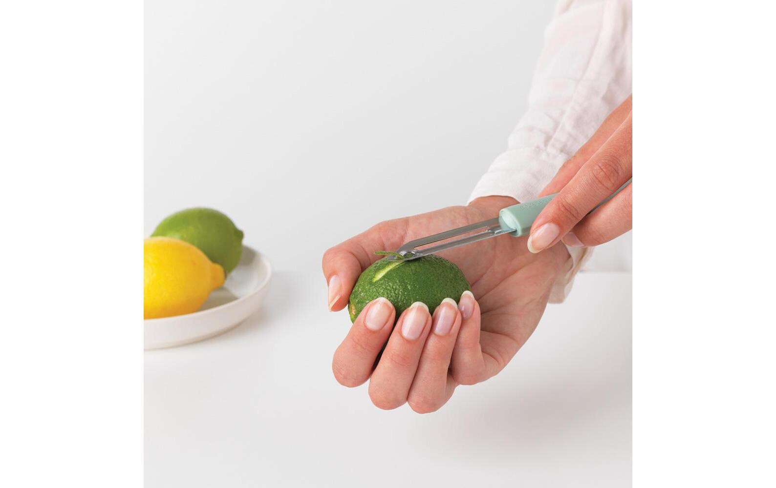 Sparschäler Tasty+ plus Raspel, Jade GreenGemüse und Obst schnell und einfach mit dem Rüstmesser schälen