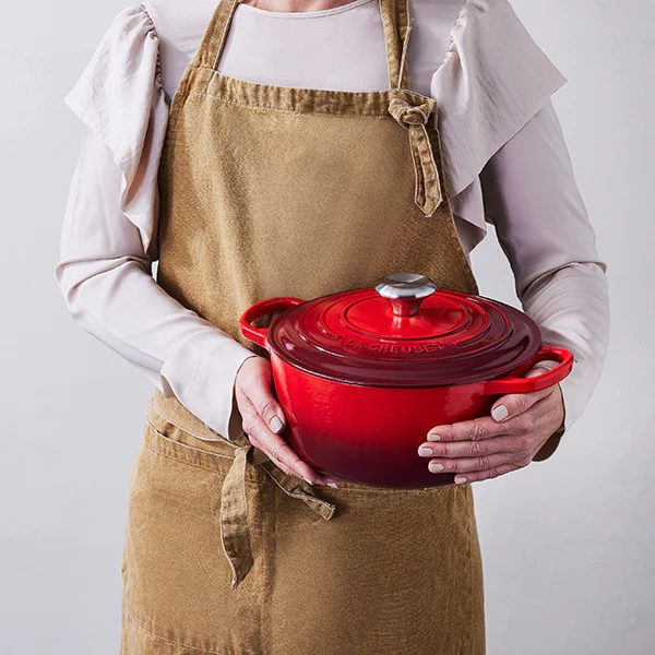 Cocotte fonte rond 26 cm cerise Le Creuset