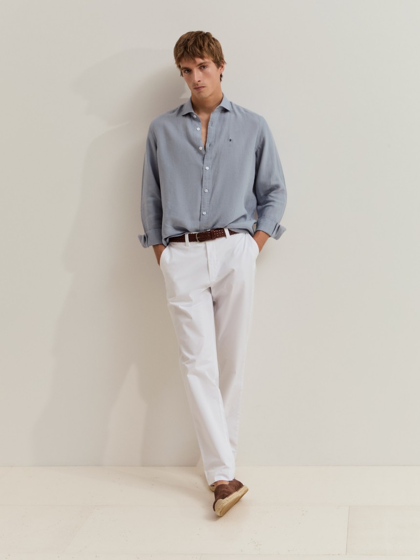 Calças chino regular fit de algodão