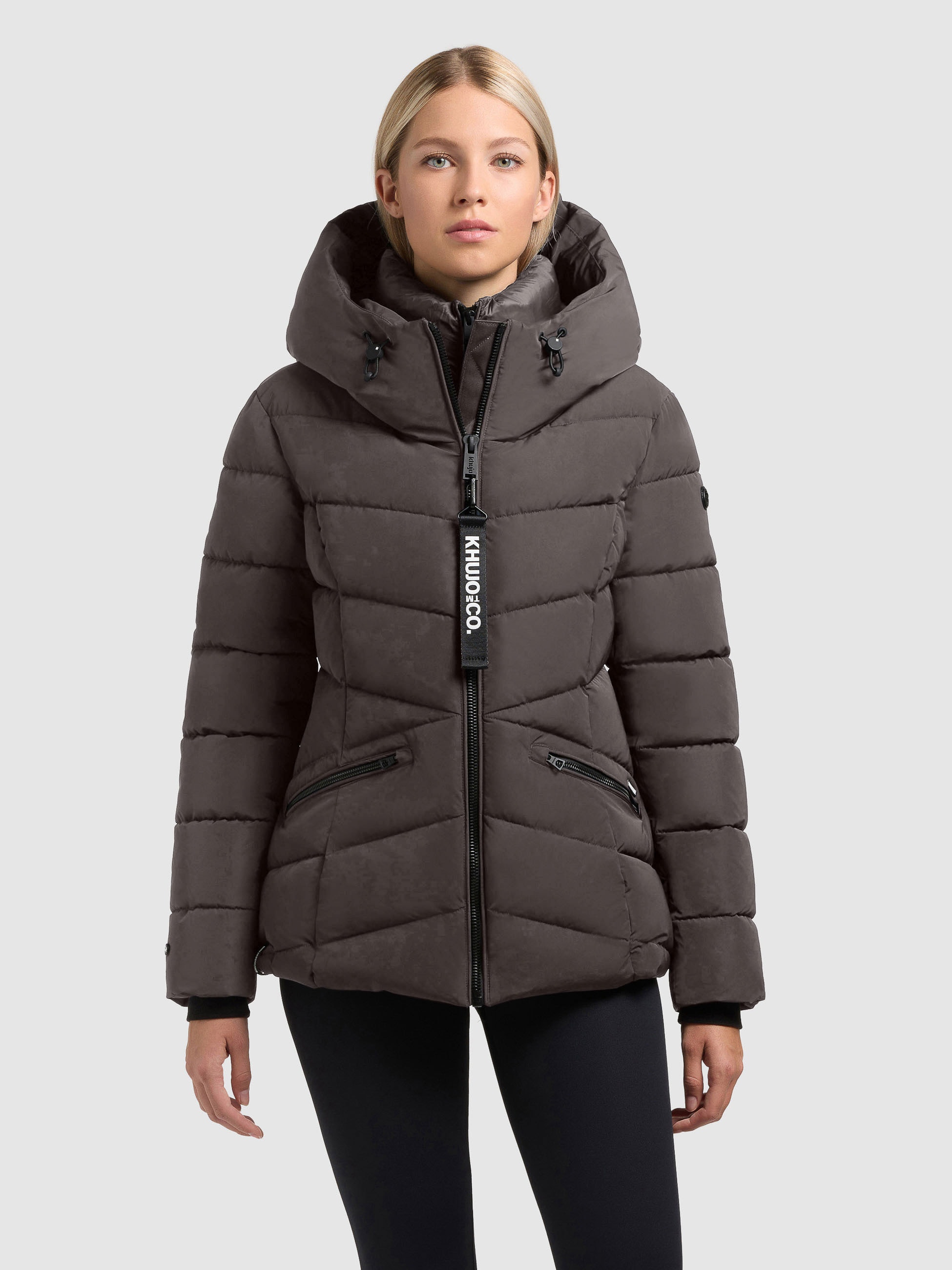 khujo Steppjacke »HERSCH« mit Kapuze Kapuze mit elastischem Kordelzug, elastische Bündchen am Ärmelfutter