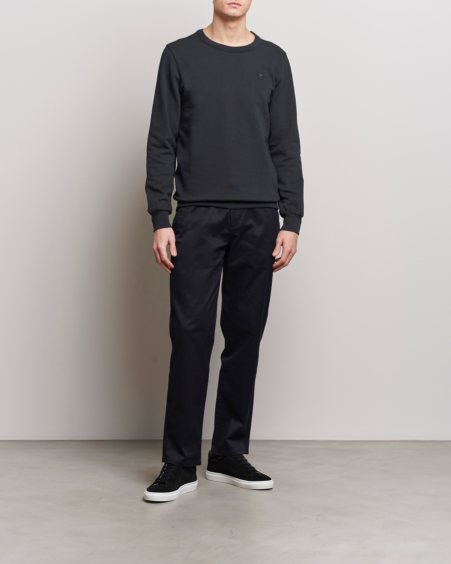 KnowledgeCotton Apparel Erik Badge Sweatshirt Jet Black