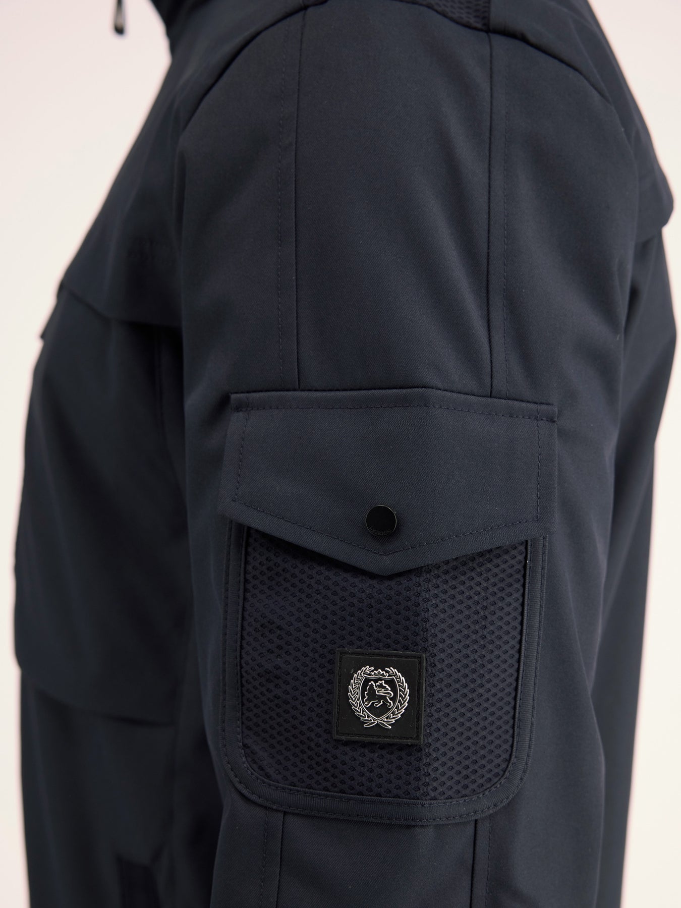 Outdoor-Funktionsjacke in Tech-Shellfabric, atmungsaktiv, wasser- und windabweisend