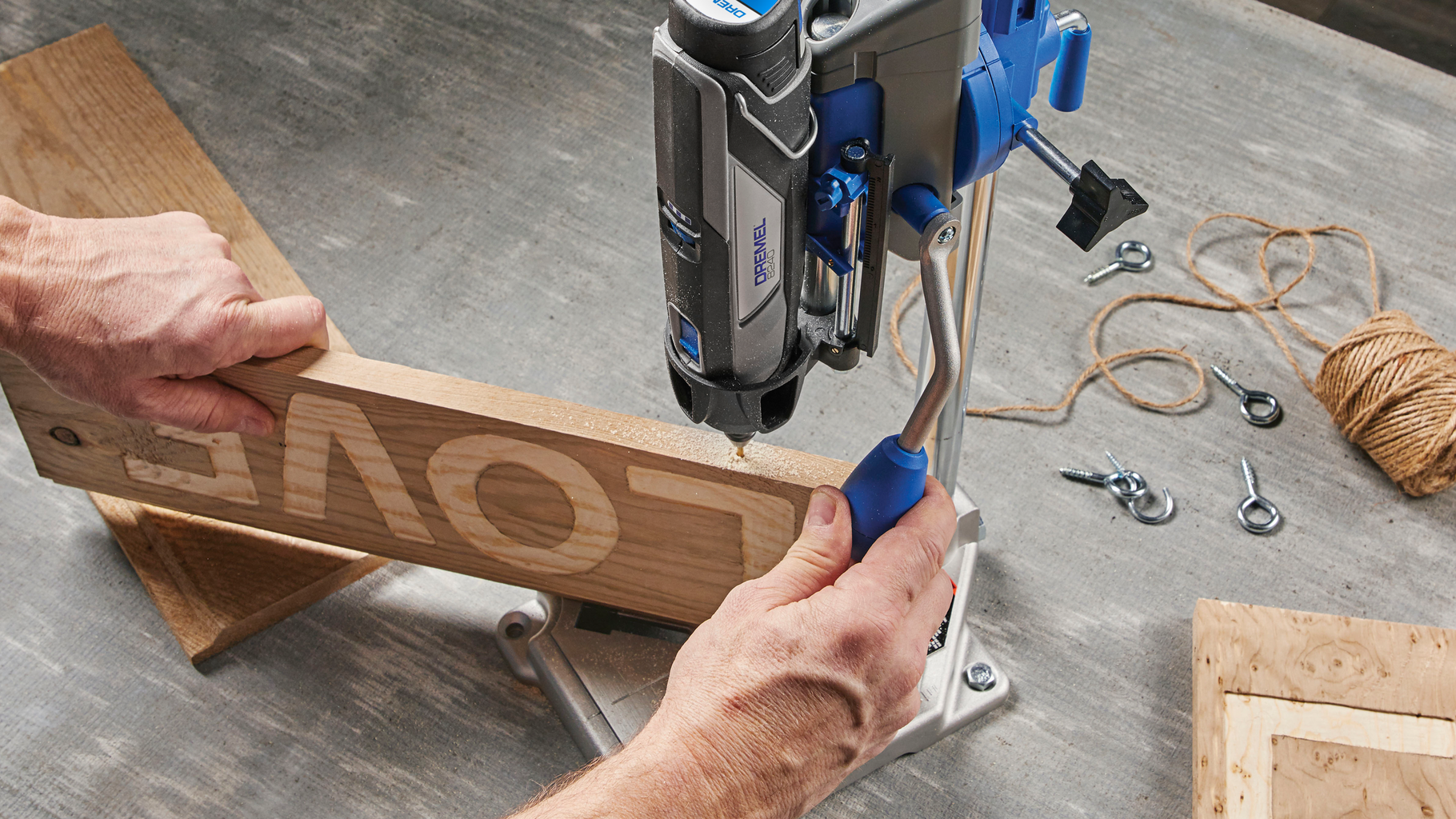 Dremel  Dremel 8240-5/65    Kabellose Kraft für anspruchsvolle Projekte