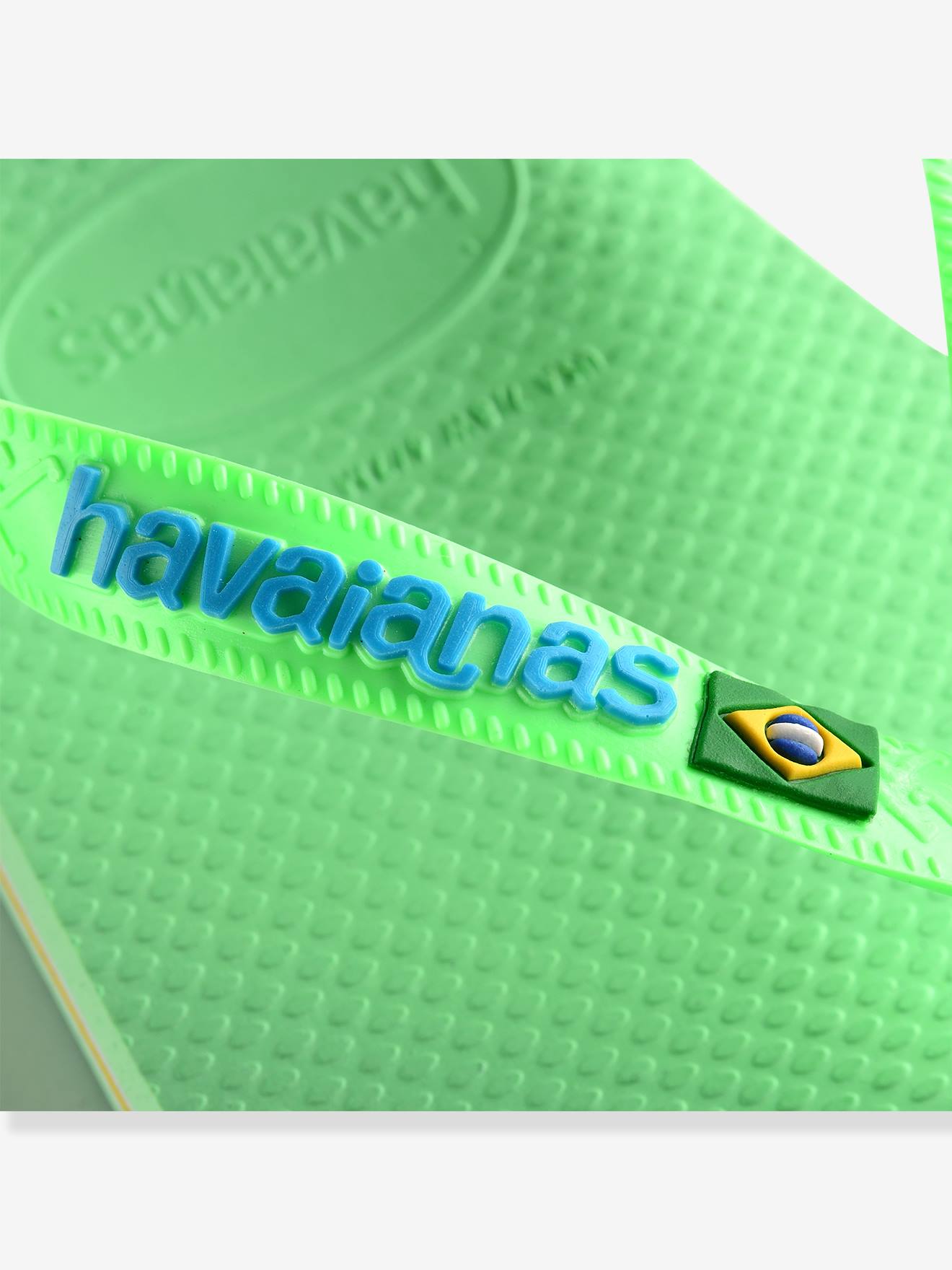 Chinelo infantil Havaianas rosa com logo do Brasil