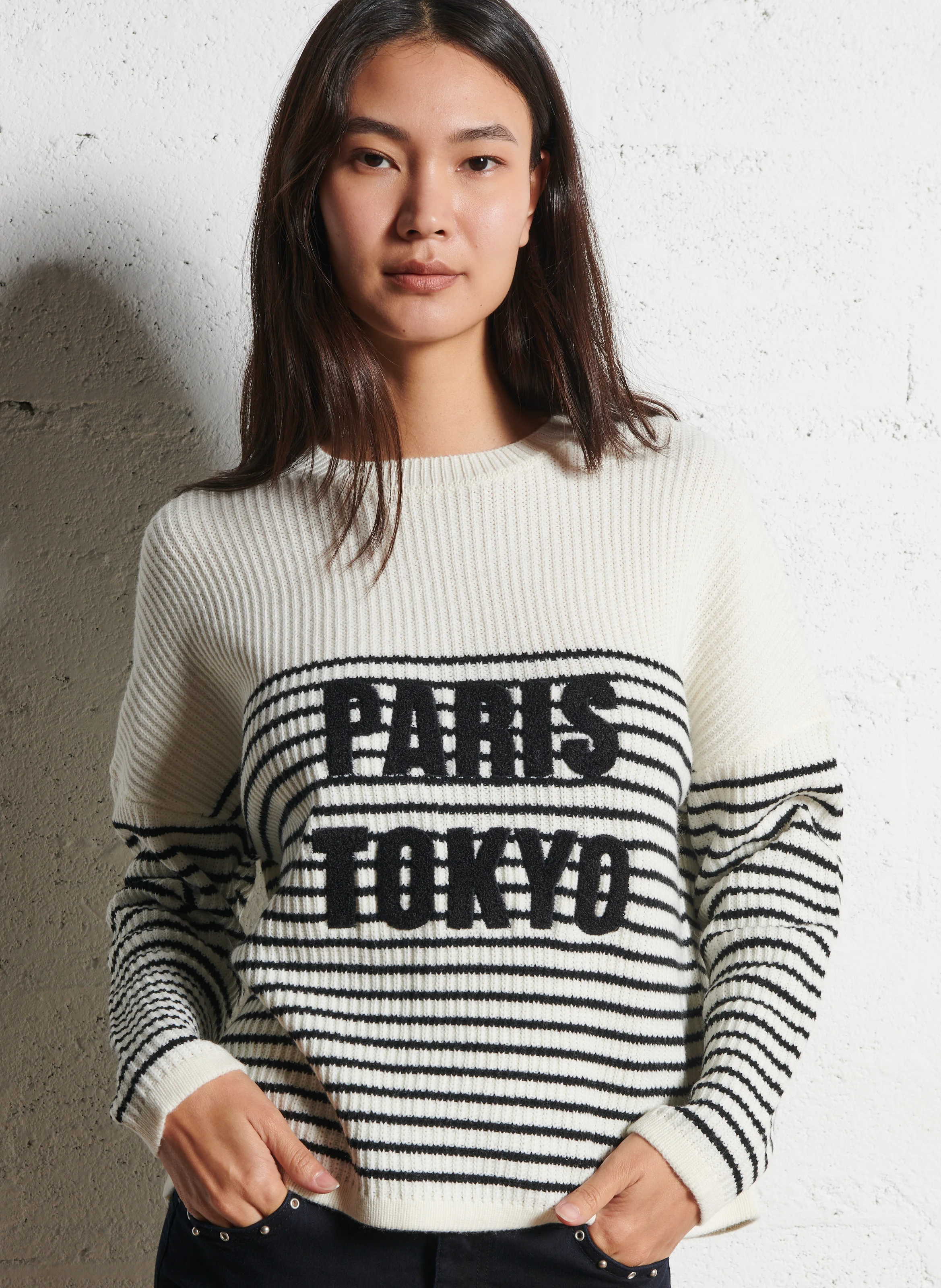 Pull ample col rond rayé en maille mélangée | Noir