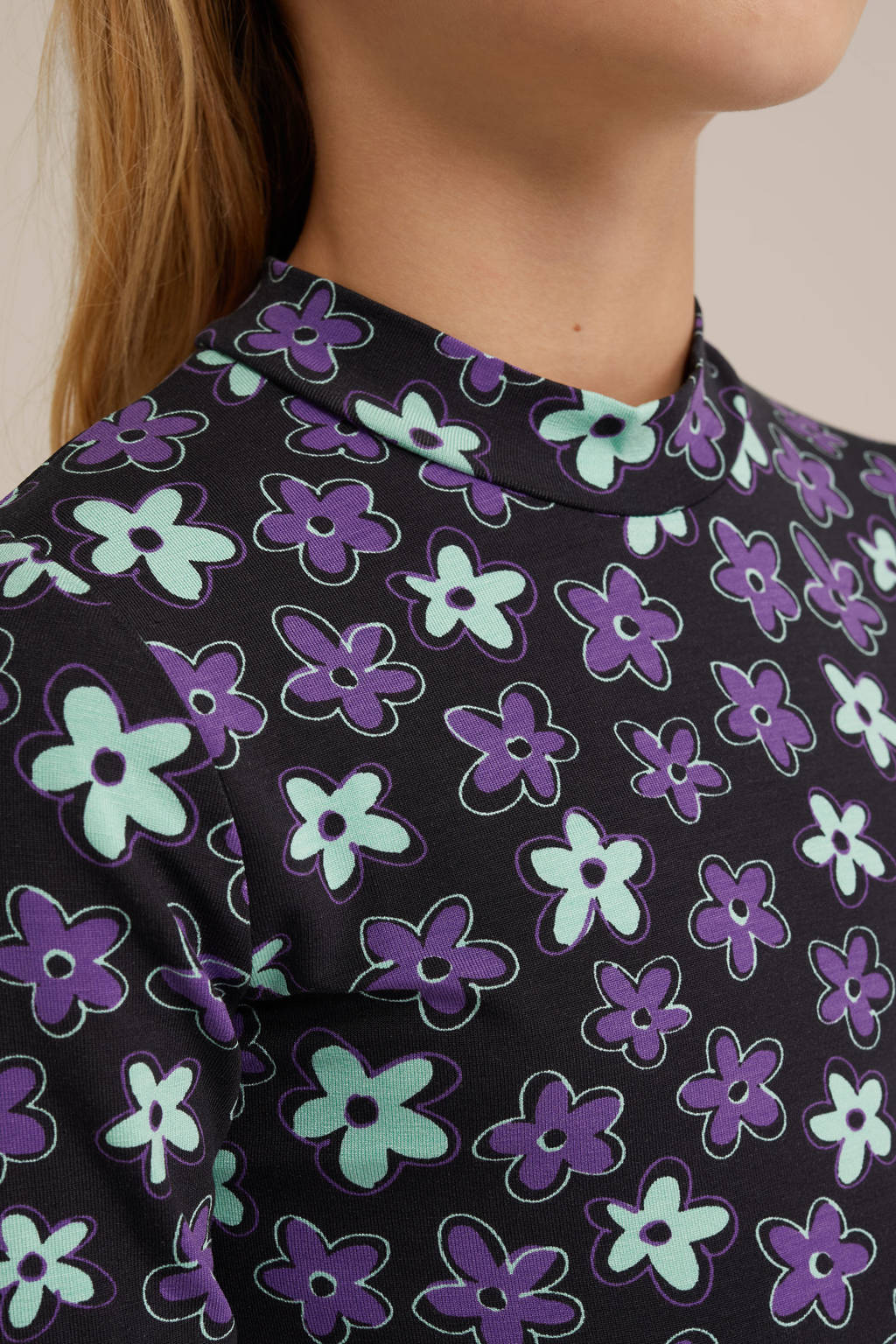 WE Fashion gebloemde longsleeve zwart/lichtblauw/paars