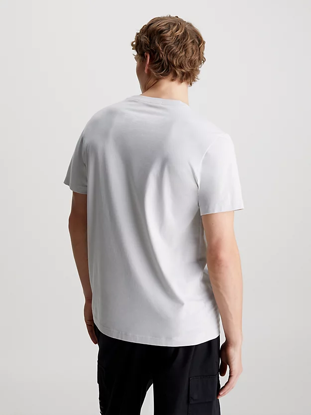 Camiseta com logotipo