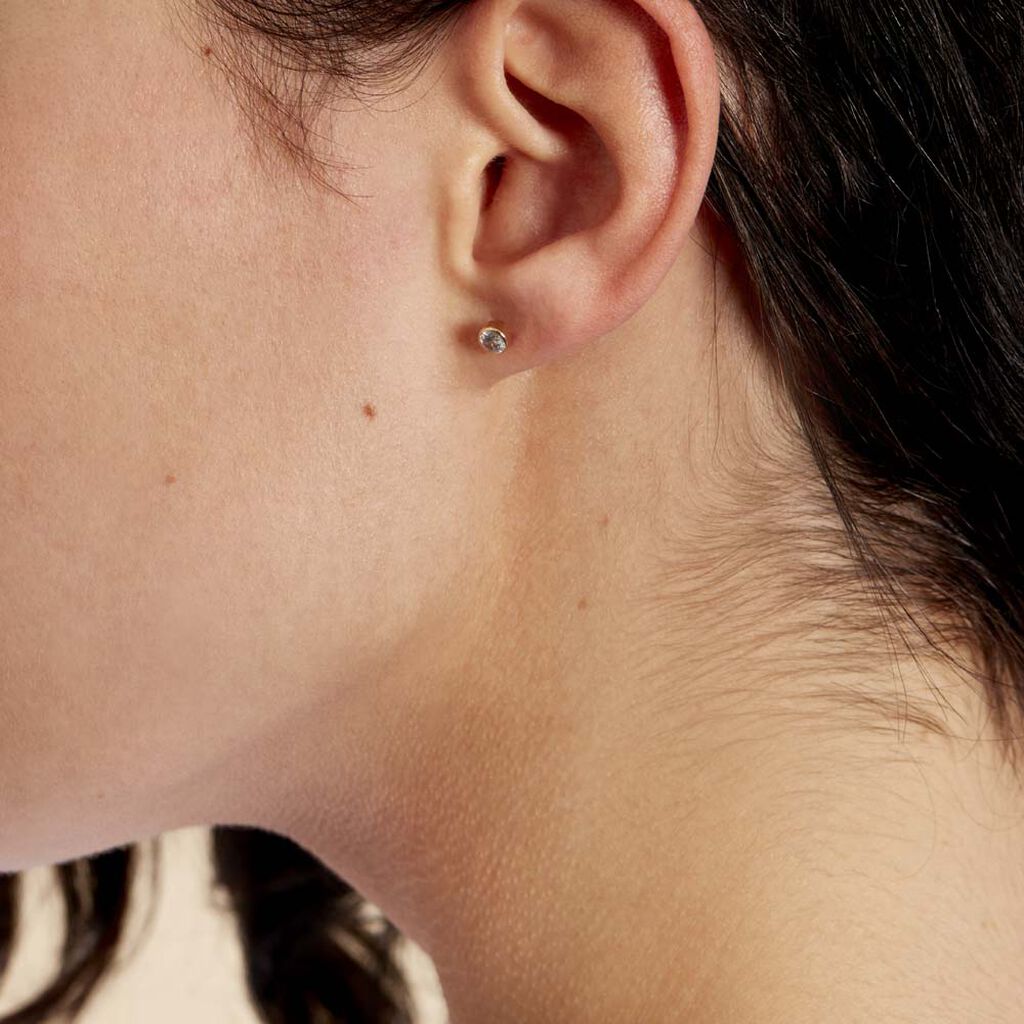 Boucles D'oreilles Puces Elda Serti Clos Or Jaune Oxyde De Zirconium