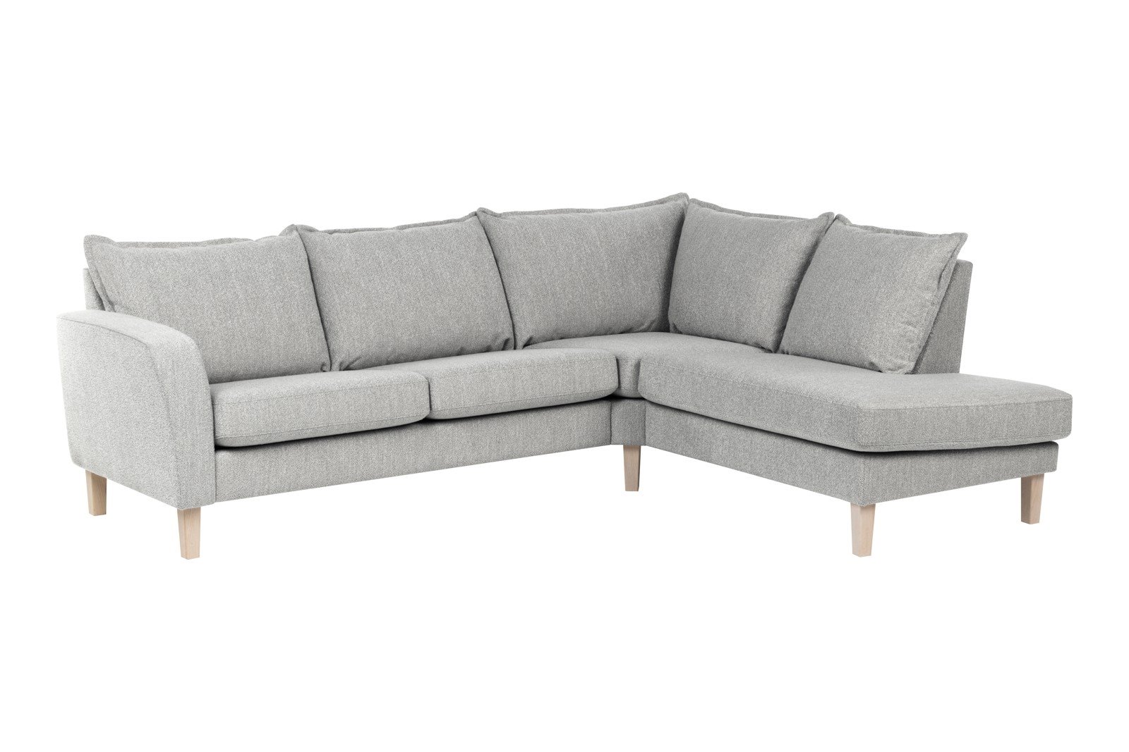 Slogen hjørnesofa Oppsett AH. 2,5-seter med åpen ende høyre. Tekstil Viva Silver med soft ryggpute. Vange A og hvitpigmentert ben 178.