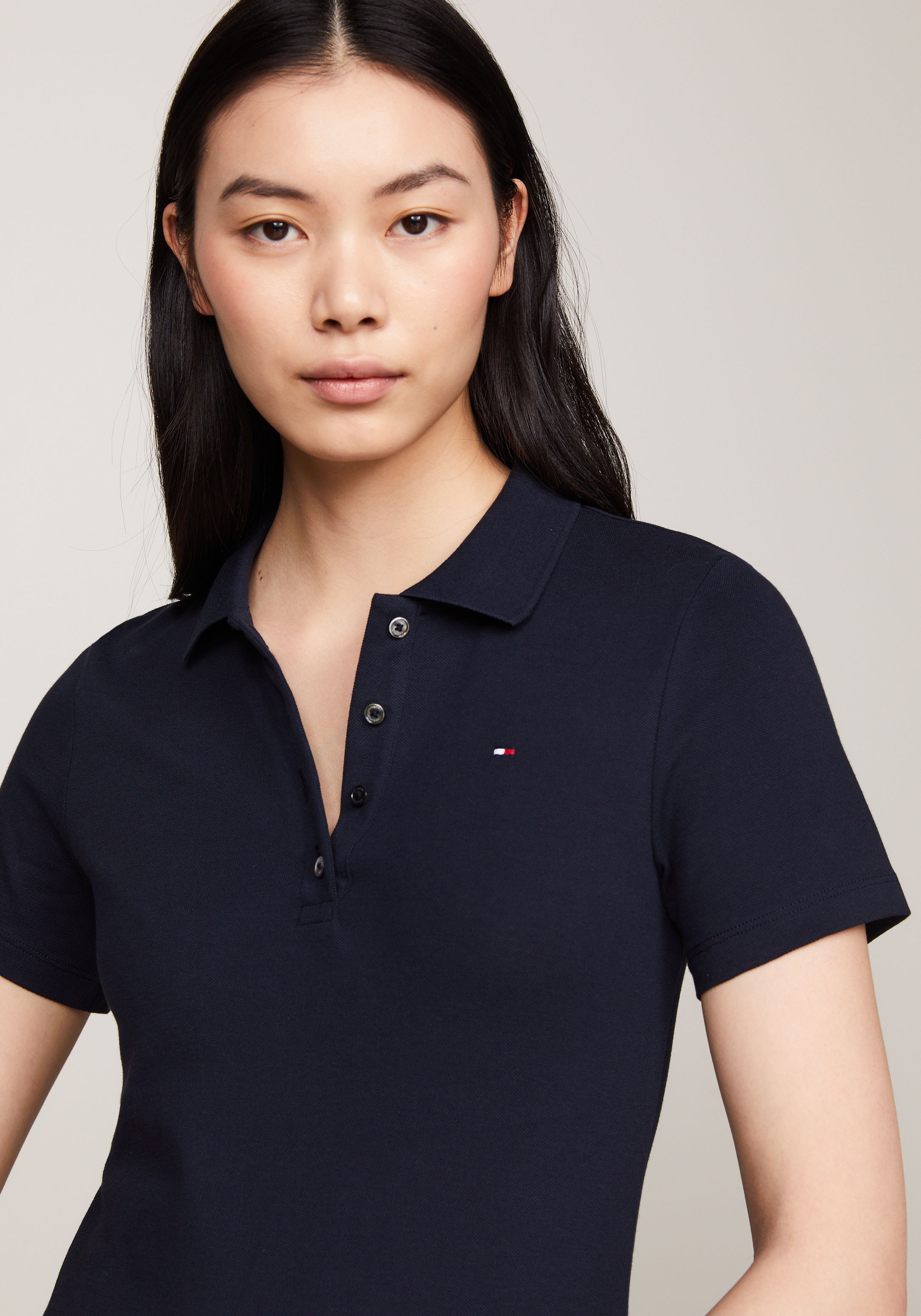 Tommy Hilfiger Polokleid »1985 SLIM PIQUE POLO DRESS SS« Mit Knopfleiste und Logo Stickerei