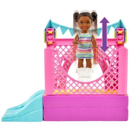 Barbie Skipper Babysitters Inc. Hüpfburg-Spielset mit Puppen und Zubehör