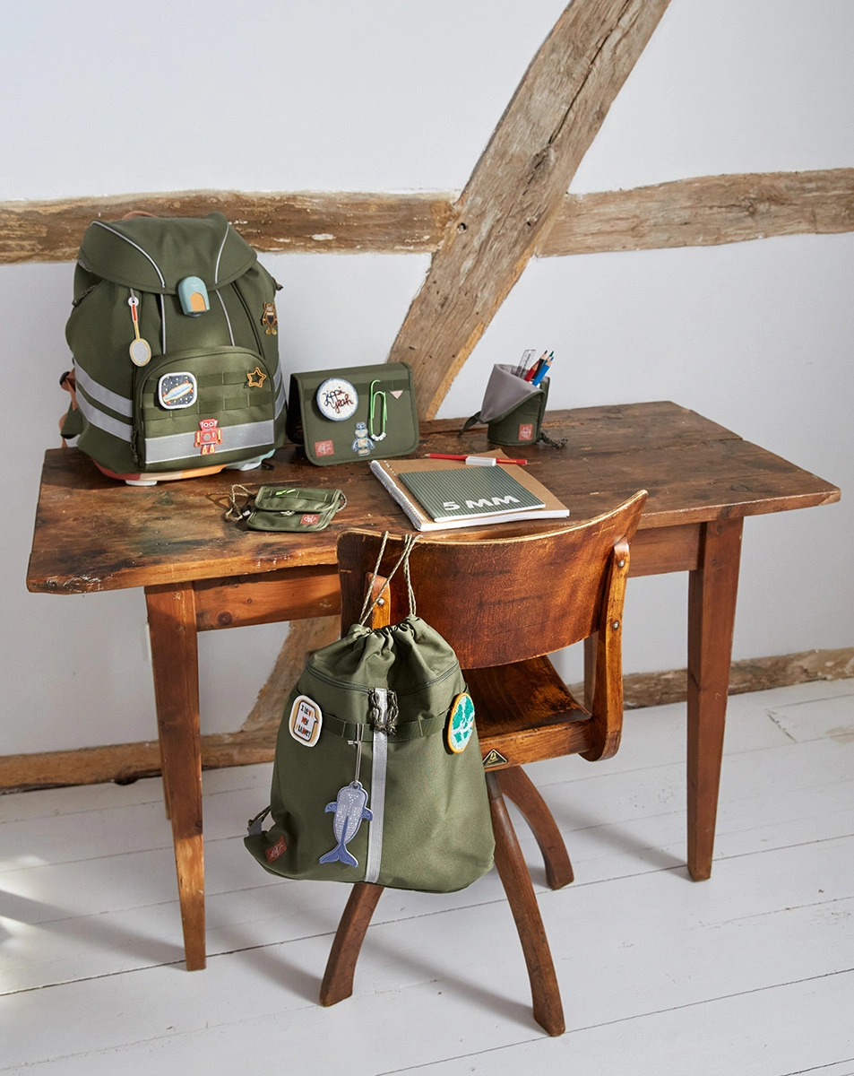 Schulranzen-Set UNIQUE (30x25x40) 9-teilig in olive