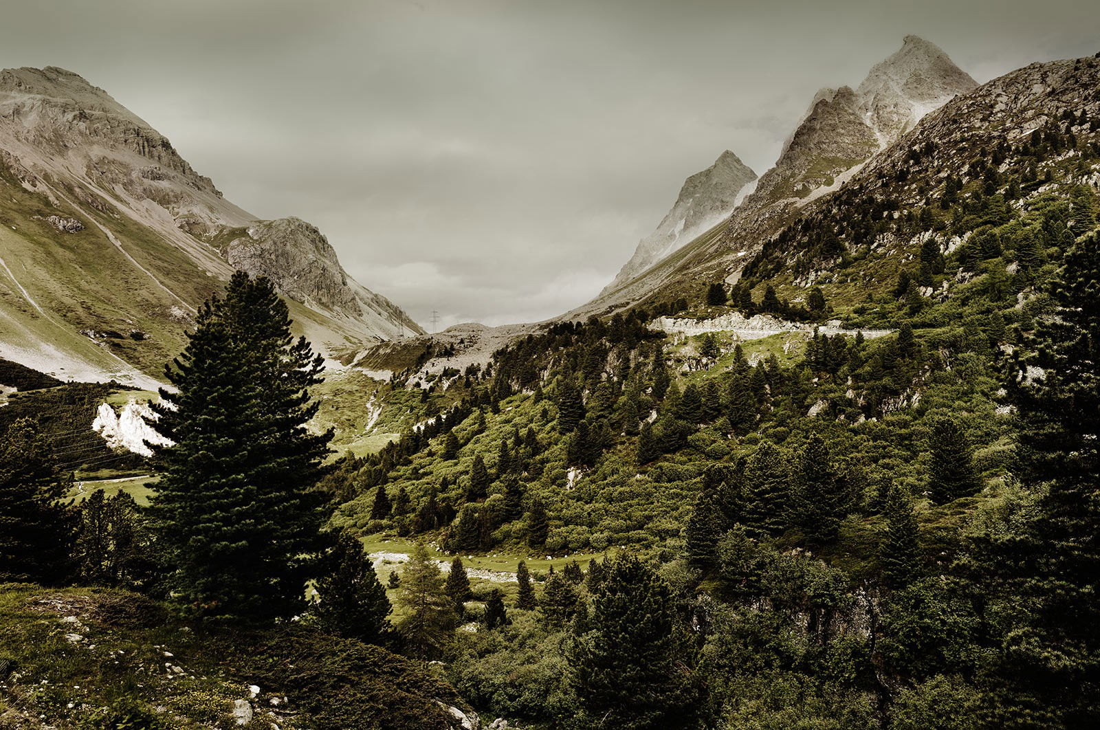 Albula Pass, Schweiz by Berthold Steinhilber - Limited Edition. Edition of: 150. Signed.