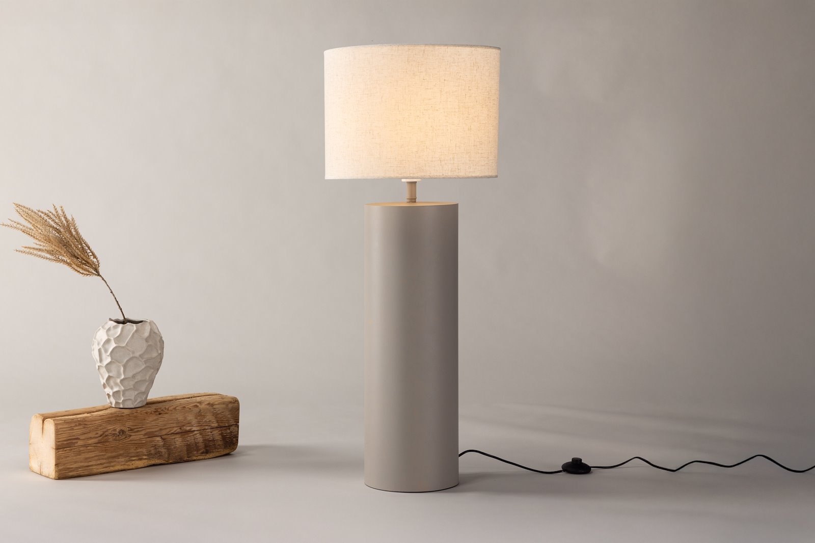 Umeå gulvlampe Grå med lampeskjerm i lin