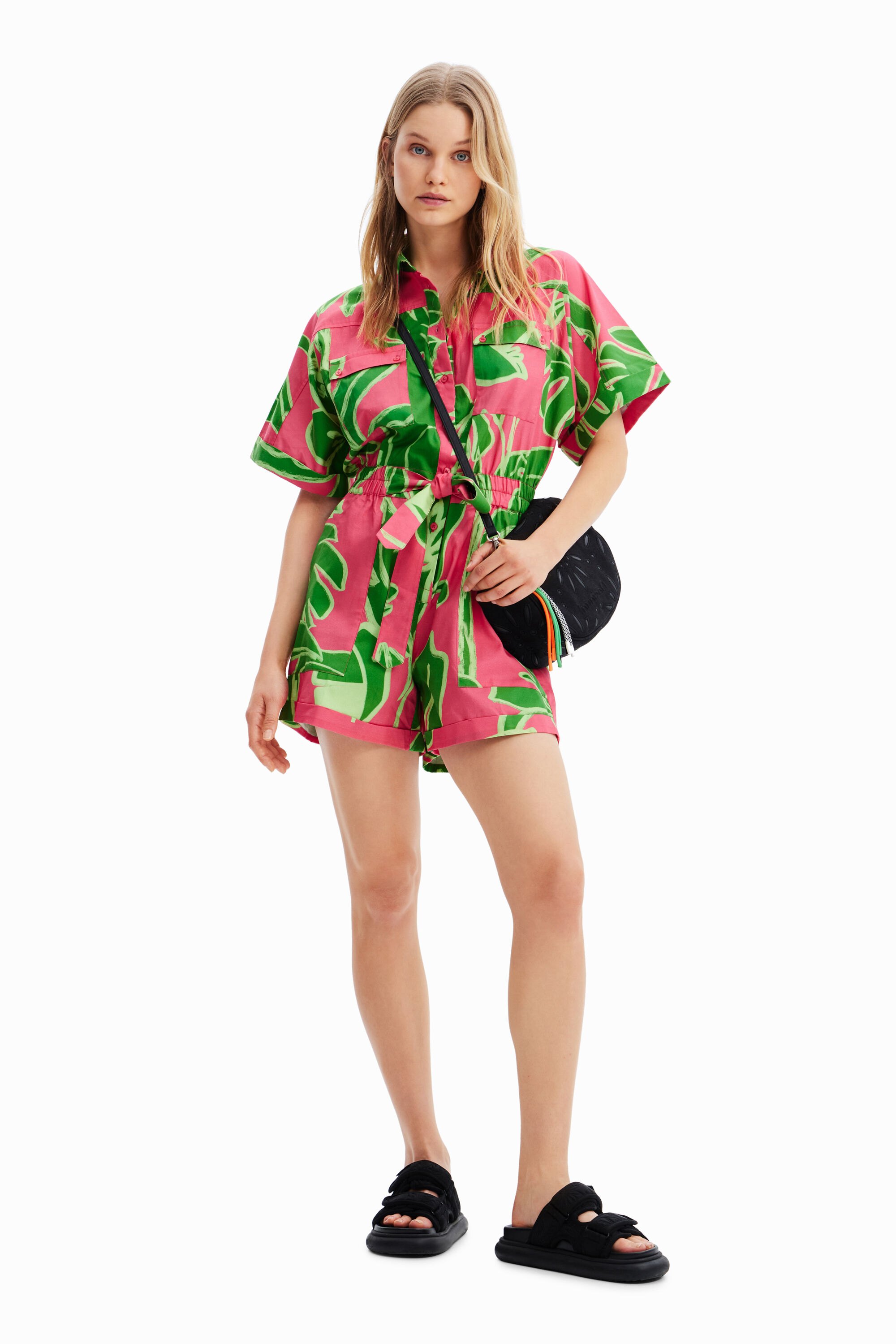 Combinaison courte tropicale
