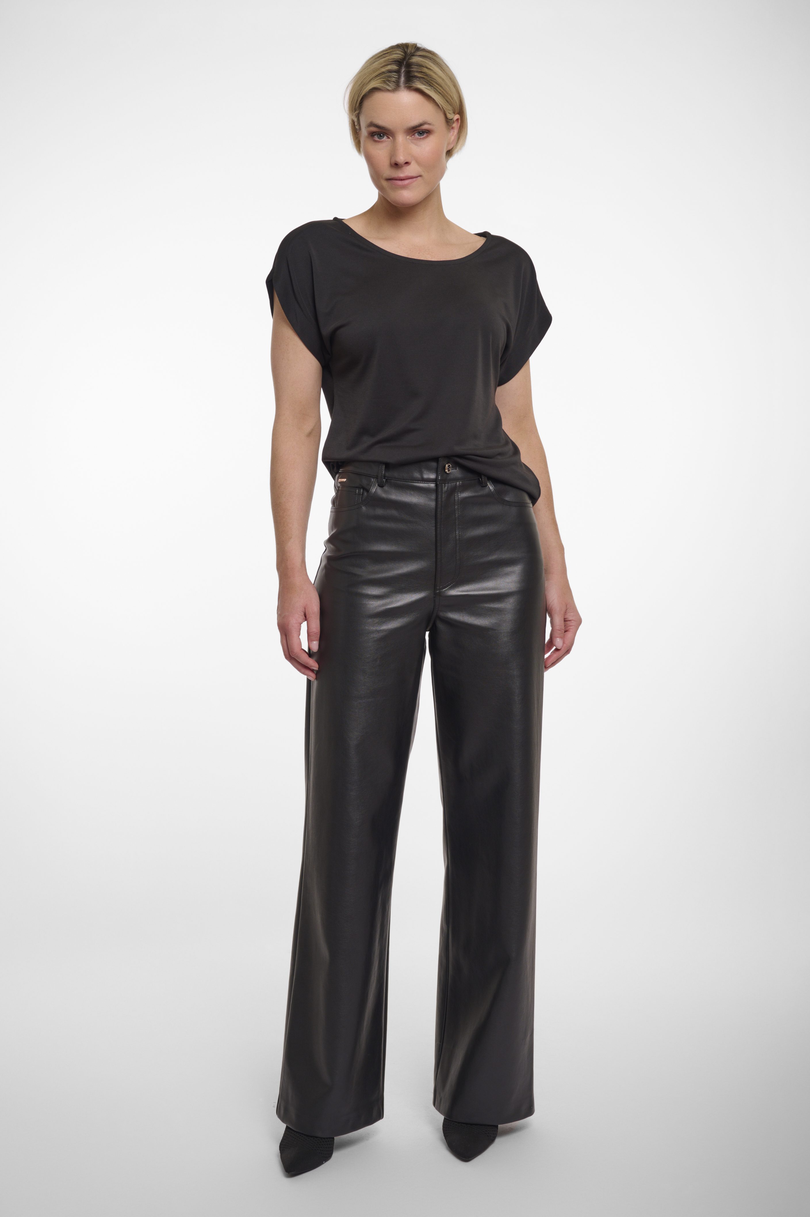 Rino & Pelle - Corian Short Length Straight Leg Pants - Black