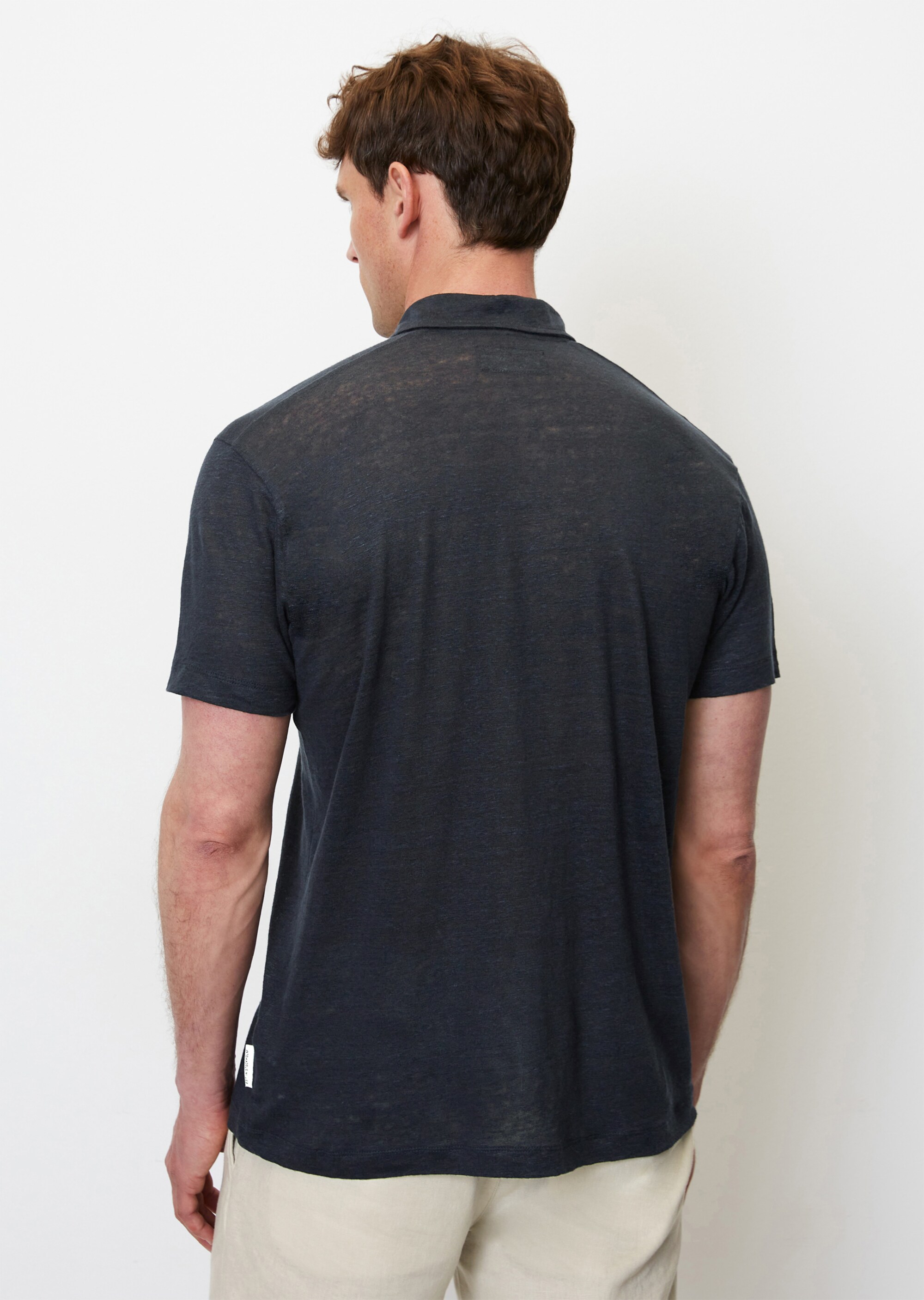 Kurzarm-Poloshirt shaped aus reinem, europäischem Leinen