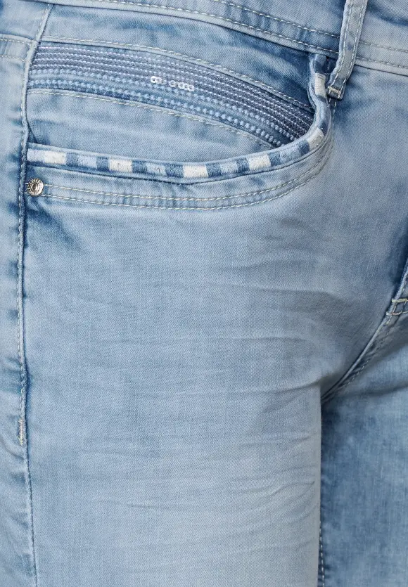 Casual Fit Jeans mit Stretch - super light indigo wash