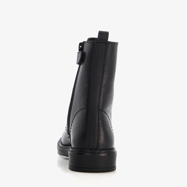 Groot leren meisjes veterboots met gouden details