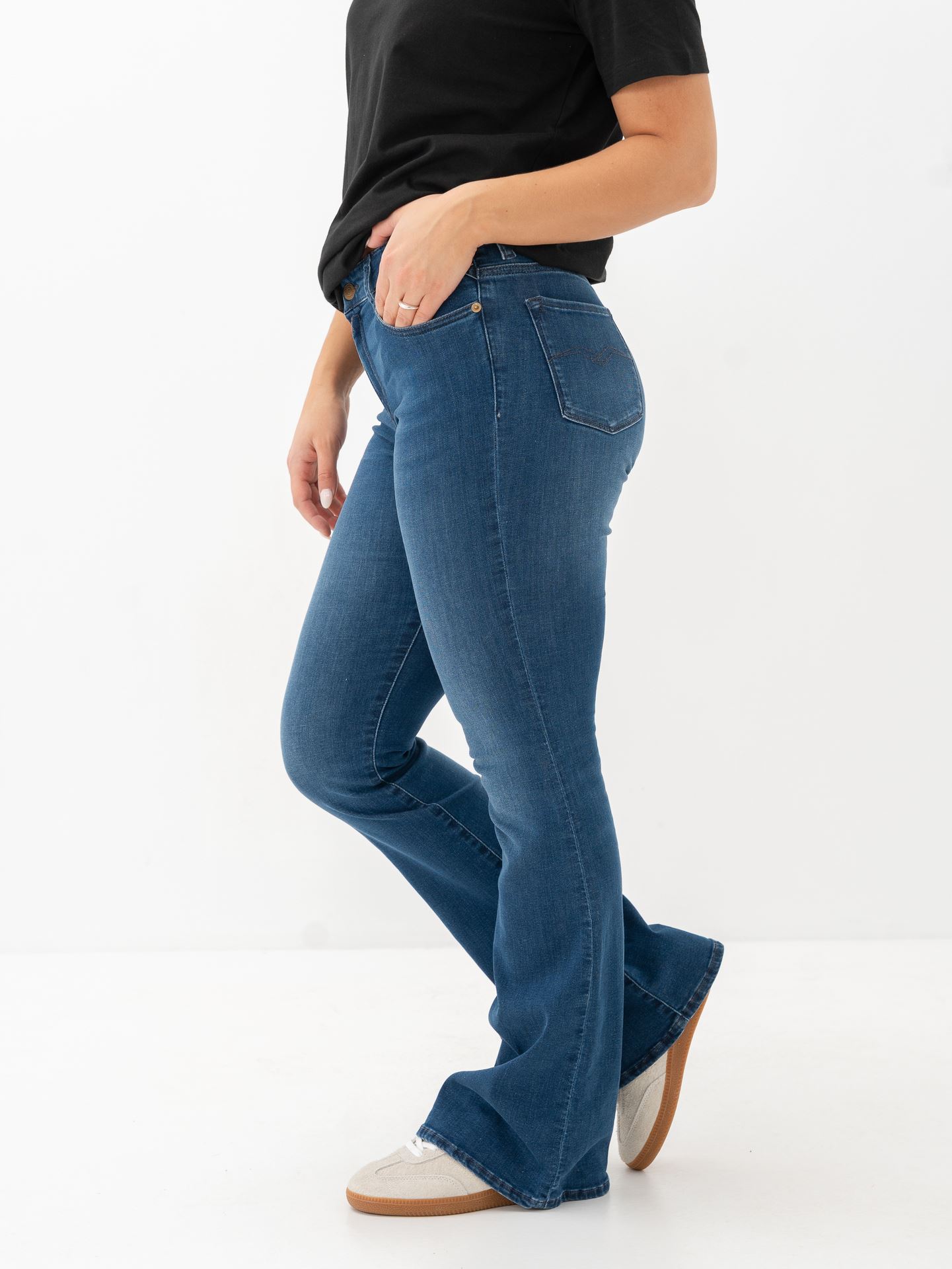 Joella Flare