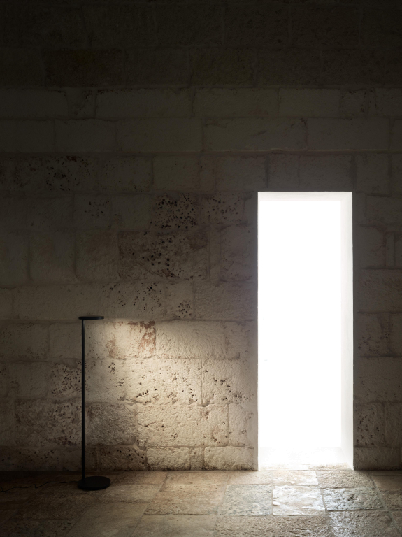 Flos Oblique vloerlamp LED glanzend grijs