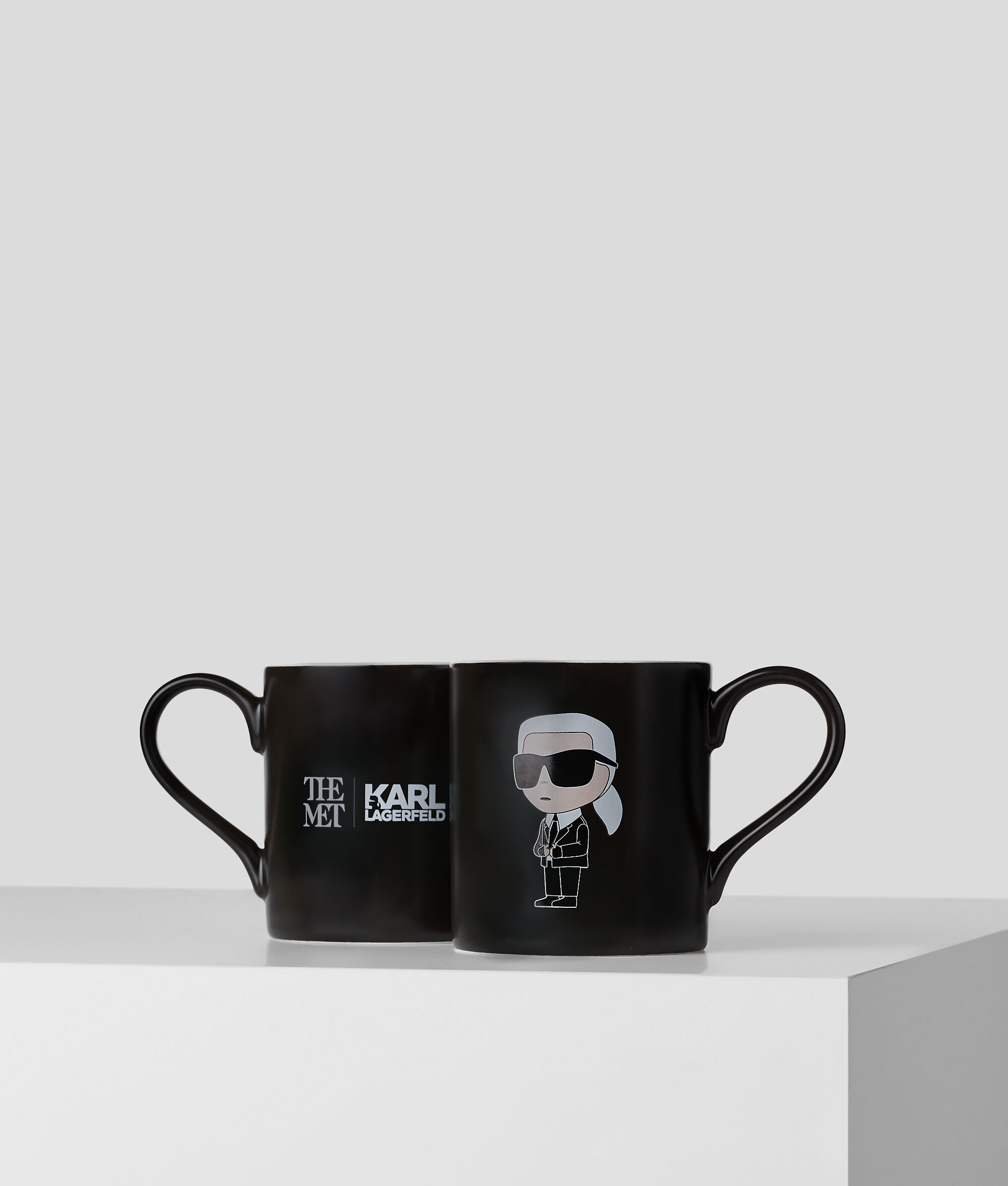 LOT DE TASSES KARL IKONIK KL X THE MET