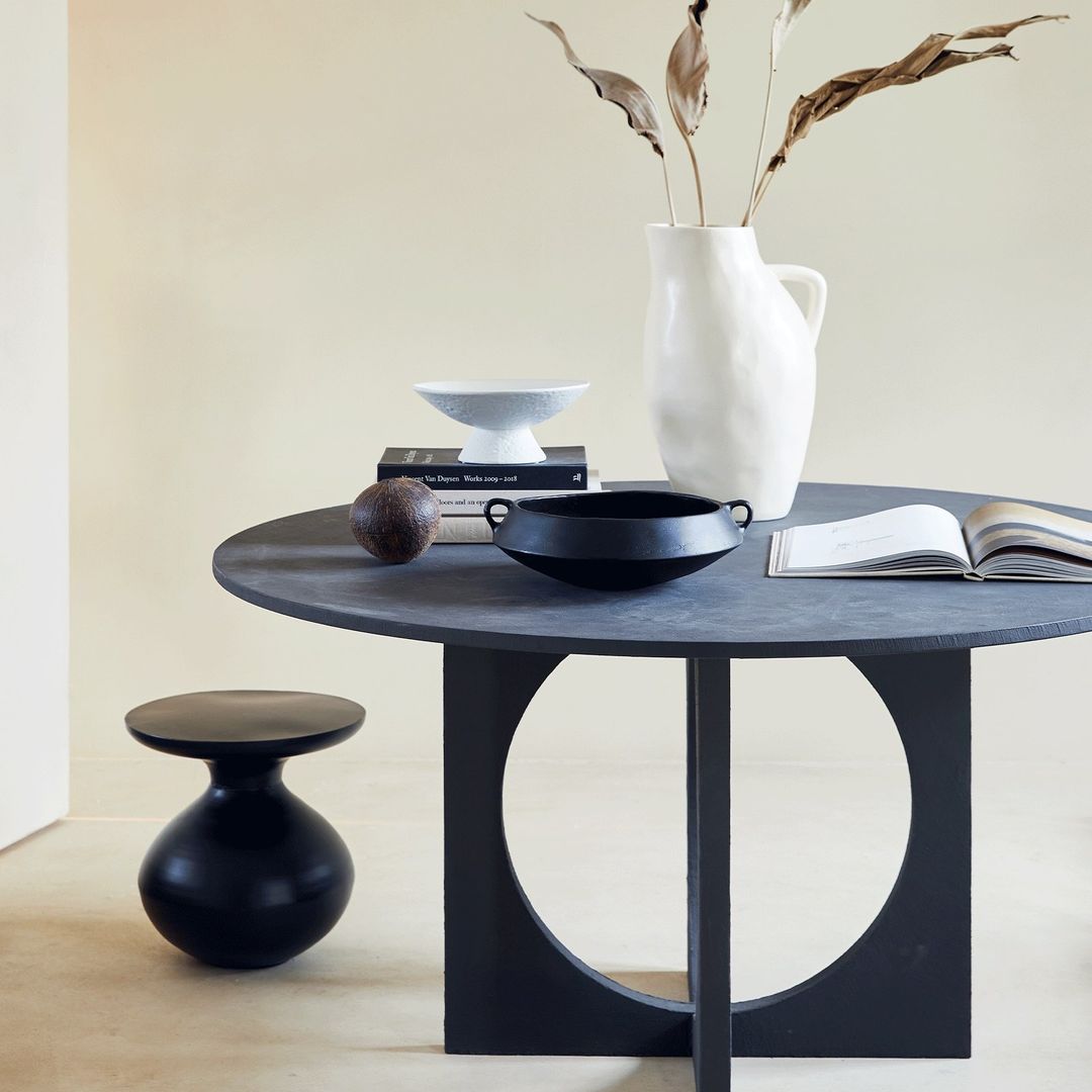Urban Nature Culture   Tummy Bijzettafel