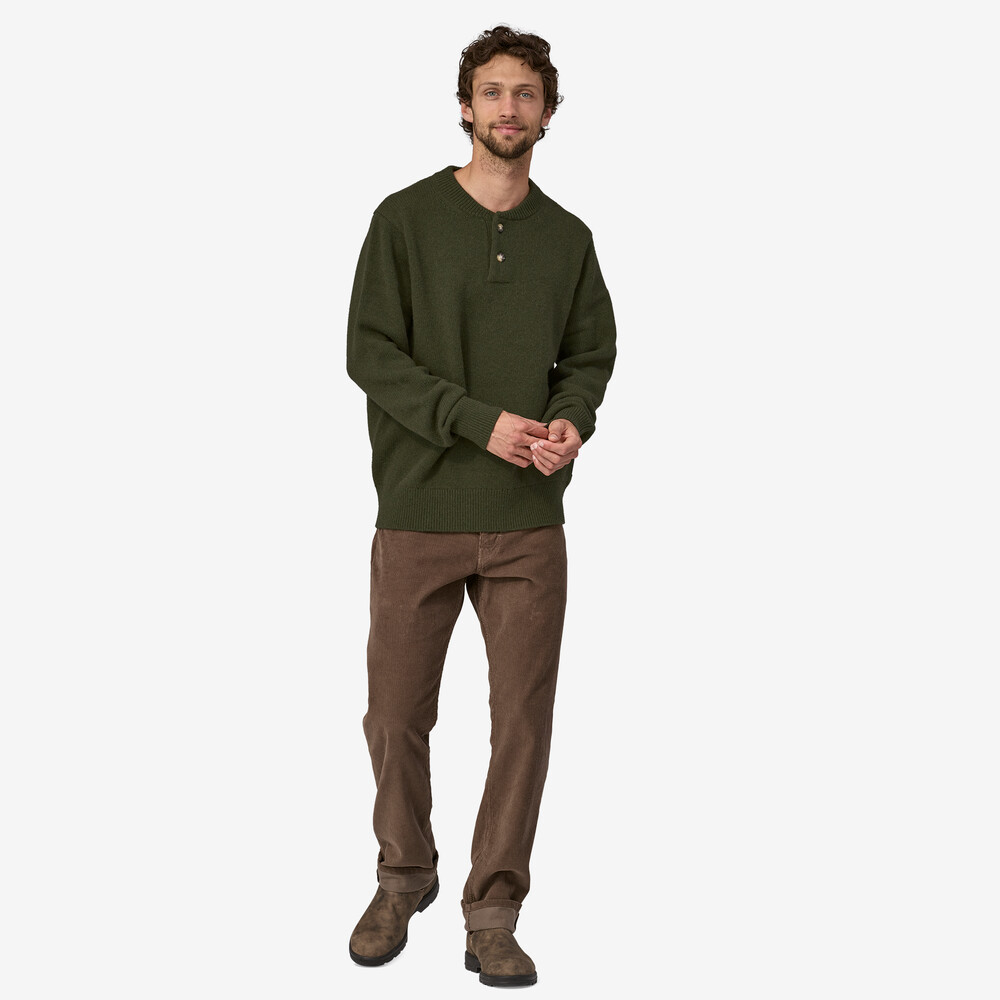 Herrenpullover mit Knöpfen aus recyceltem Wollmischgewebe