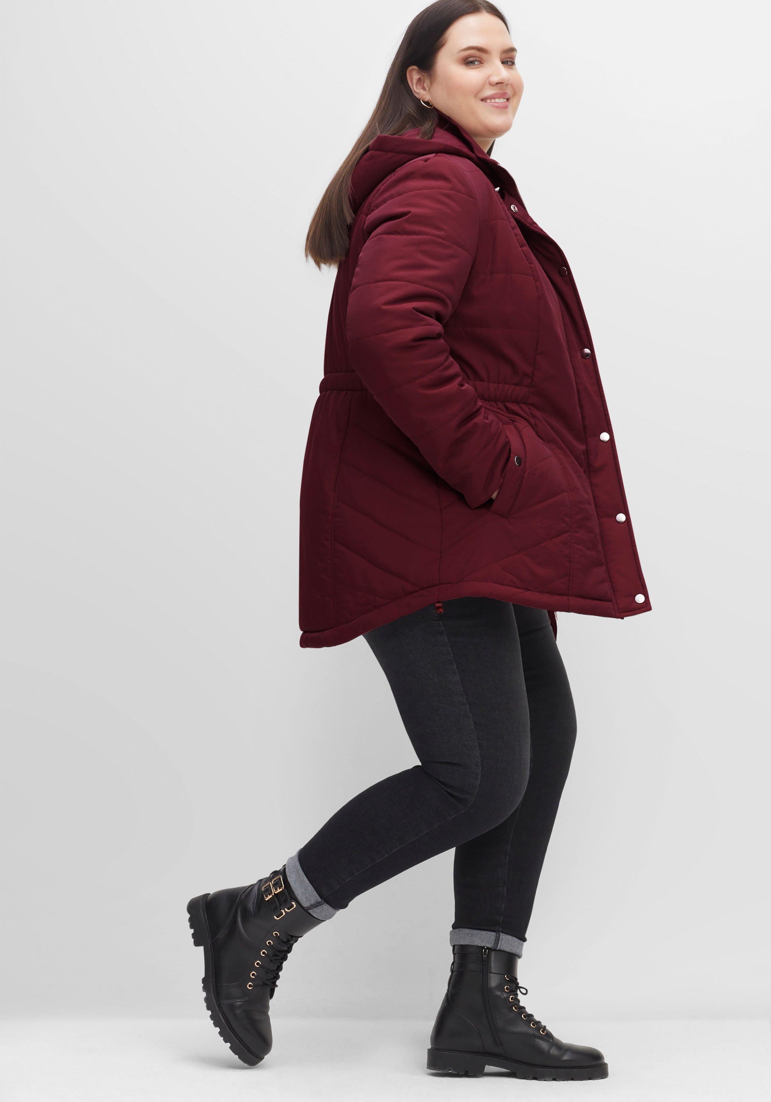 Steppjacke mit abnehmbarer Kapuze