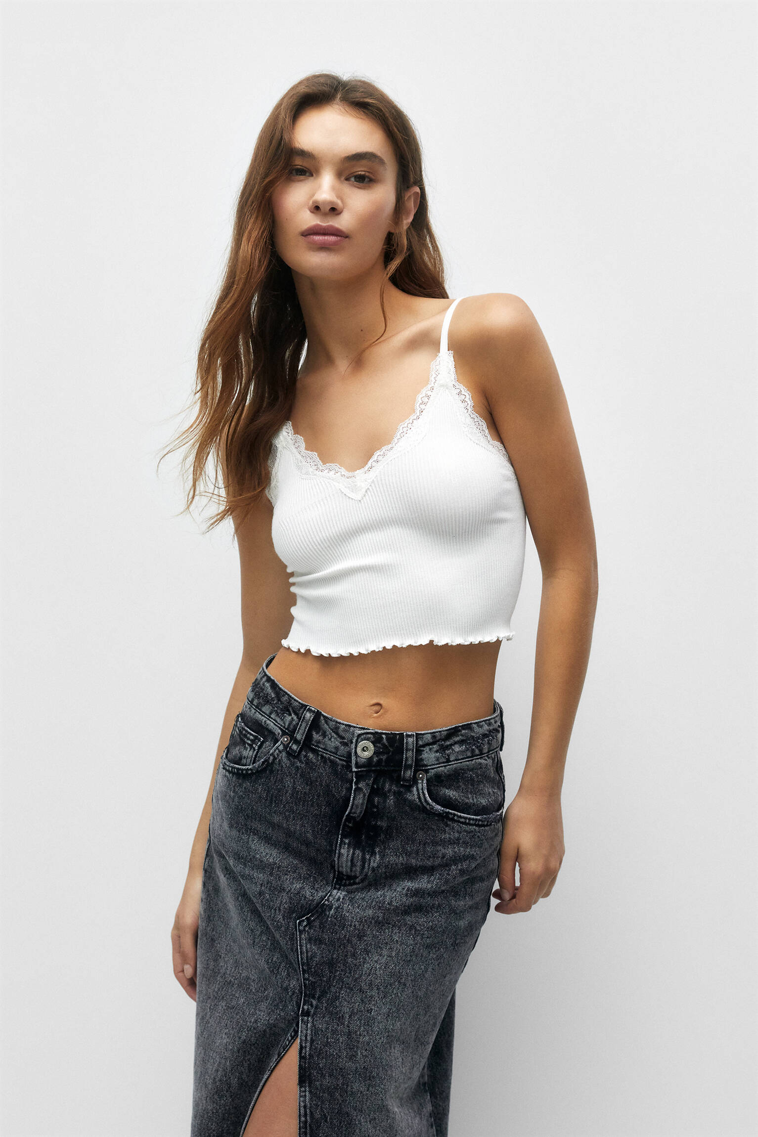 Top cropped com detalhe de lingerie - Ice