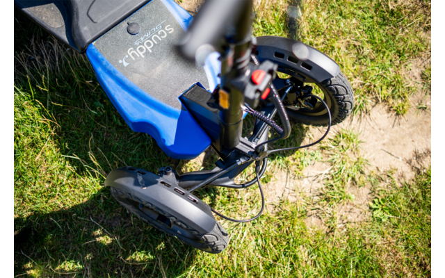 Scuddy Slim V4 eScooter Elektro-Faltroller, Roller mit Sitz