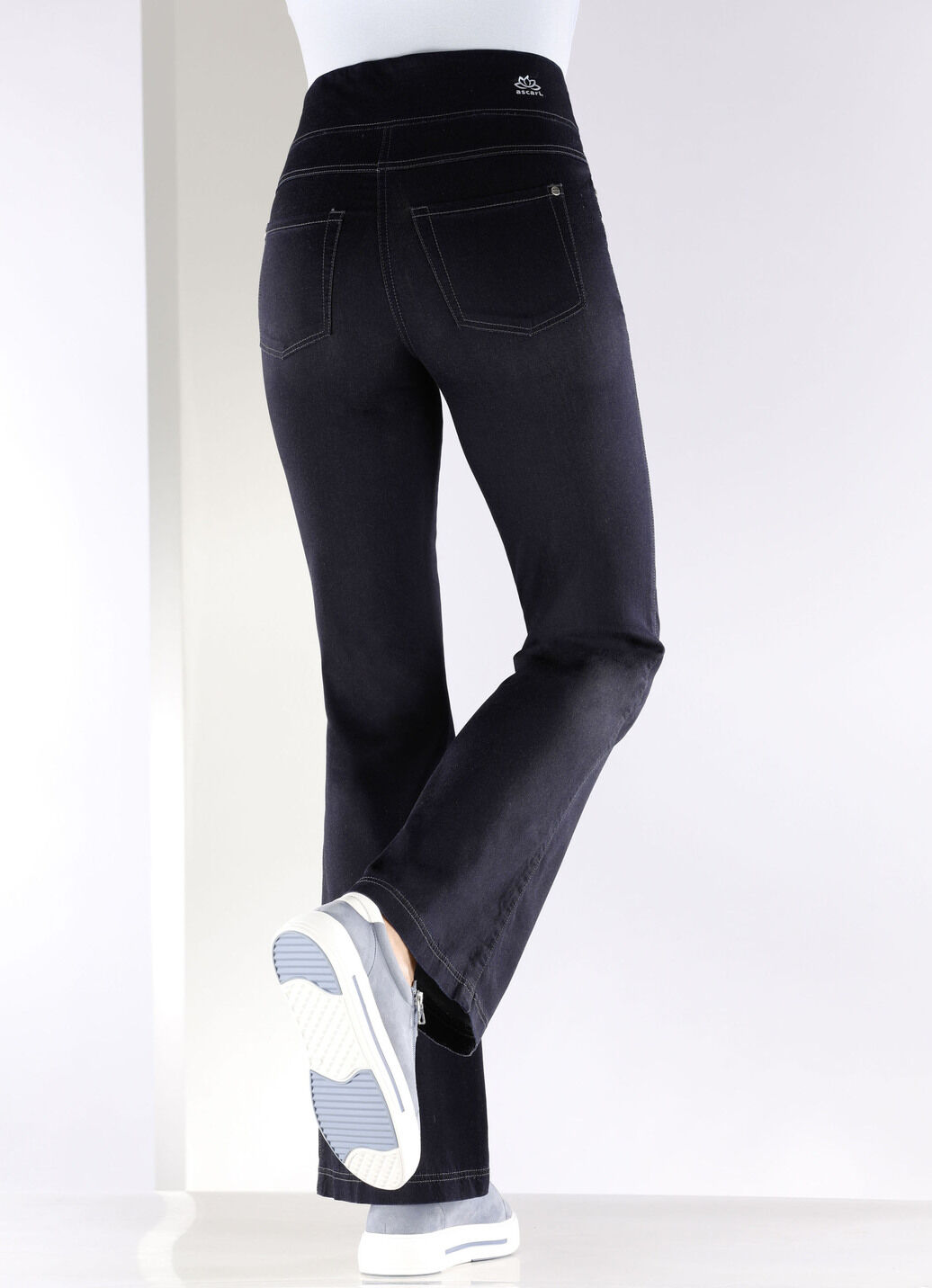 Yoga-Jeans mit ausgestellter Fußweite