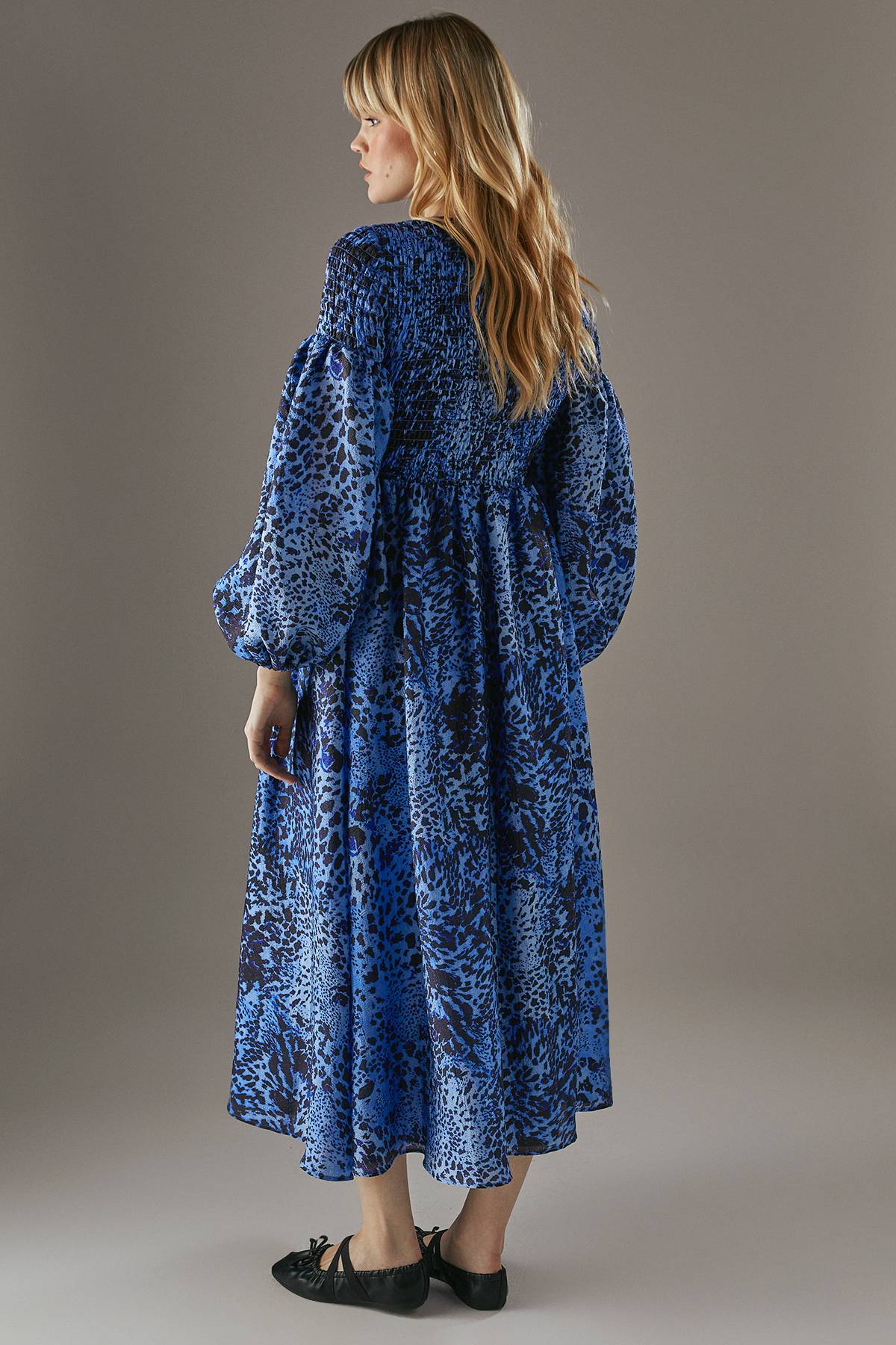 Warehouse Robe Mi-Longue en Organza Texturé Imprimé à Fronces