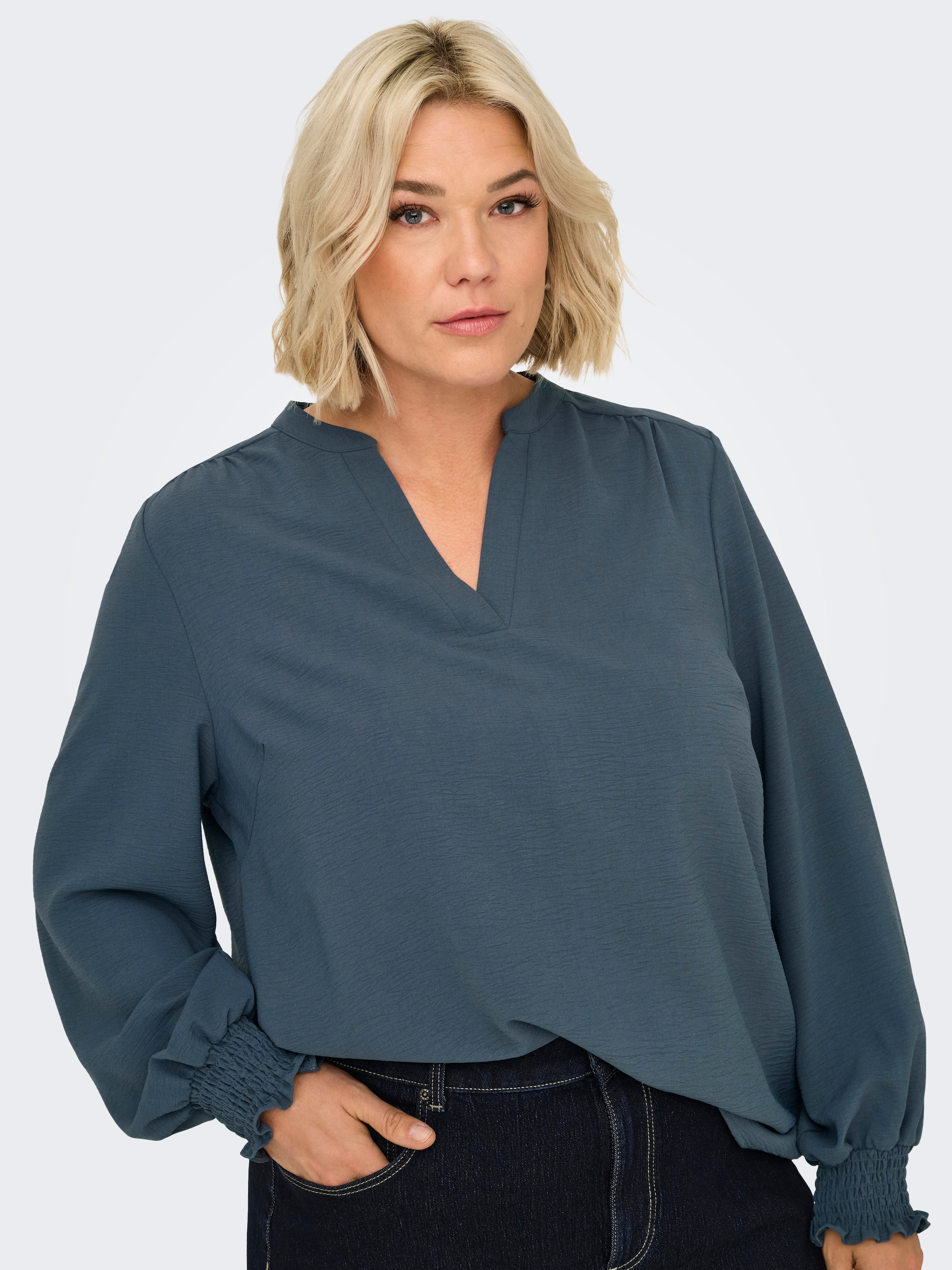 ONLY CARMAKOMA Shirtbluse »CARMETTA LIFE V-NECK TOP WVN NOOS« Kunstfaser, regular fit