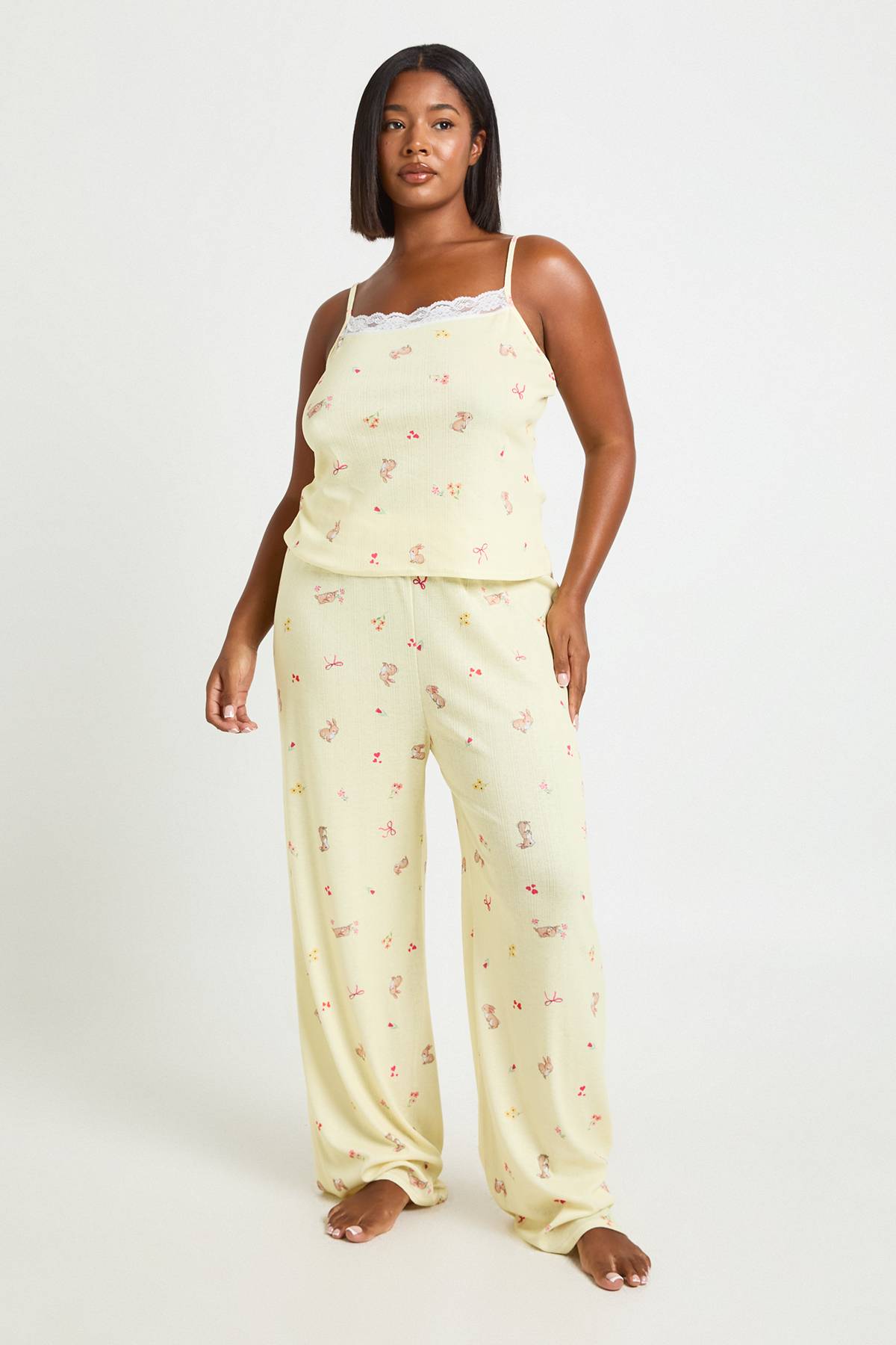 boohoo Ensemble Pyjama Grande Taille Débardeur Et Pantalon Imprimé Lapin Pointelle