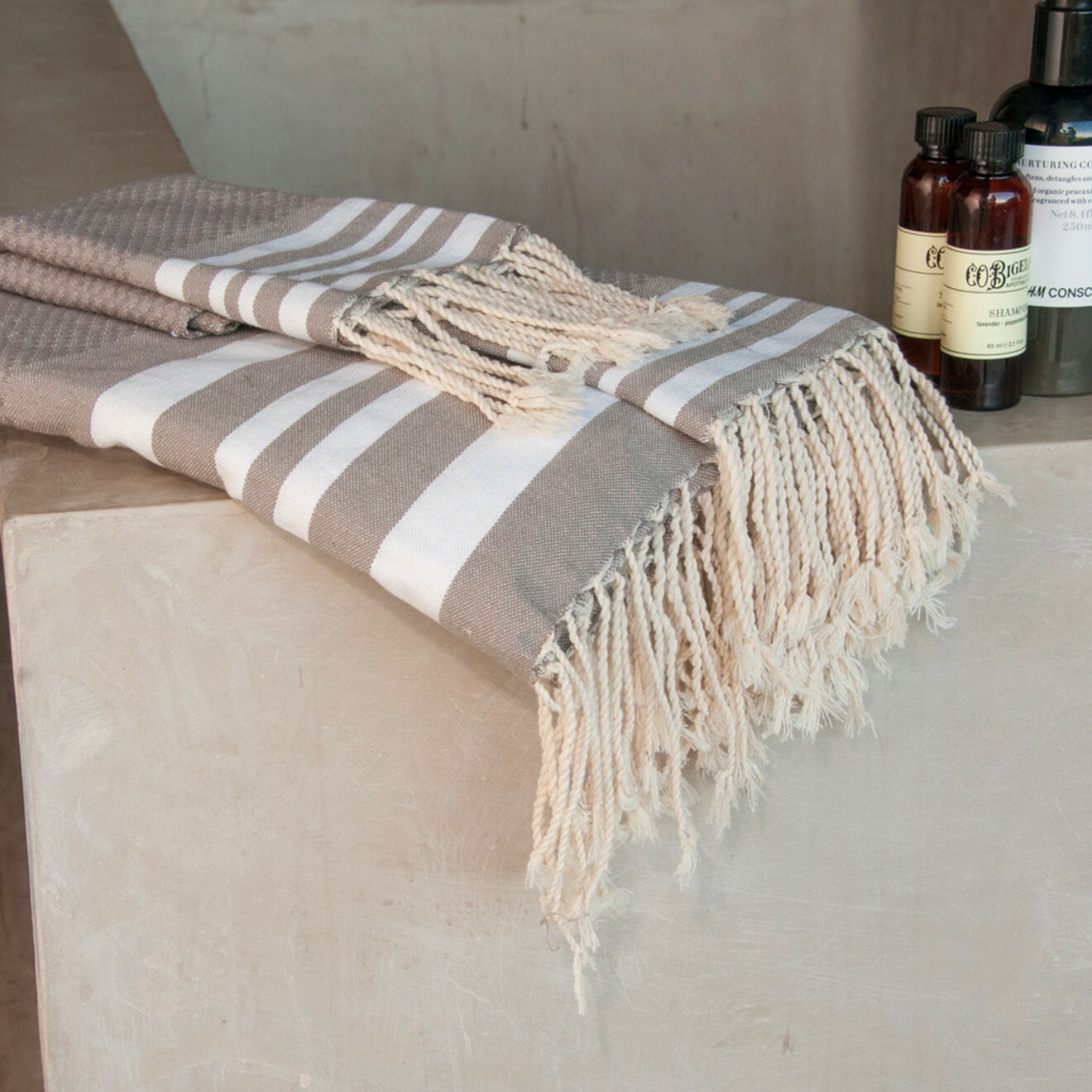 Febronie Set de salle de bain Hamptons taupe clair/blanc - 3 pièces