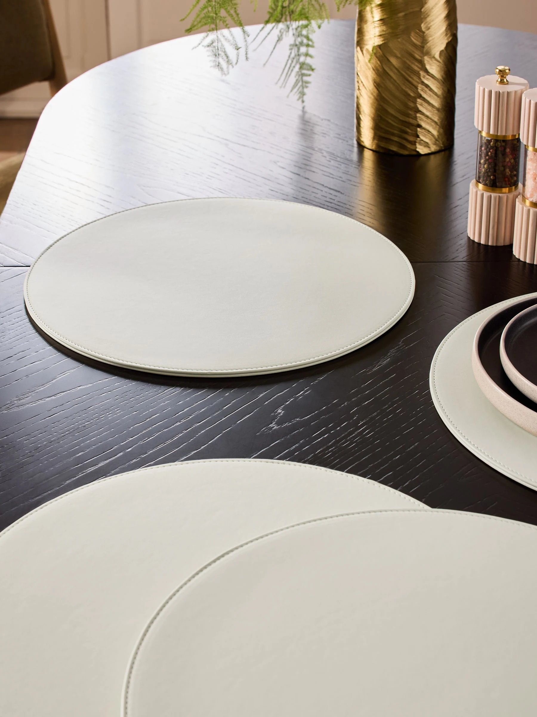 Set van 4 grote placemats van imitatieleer