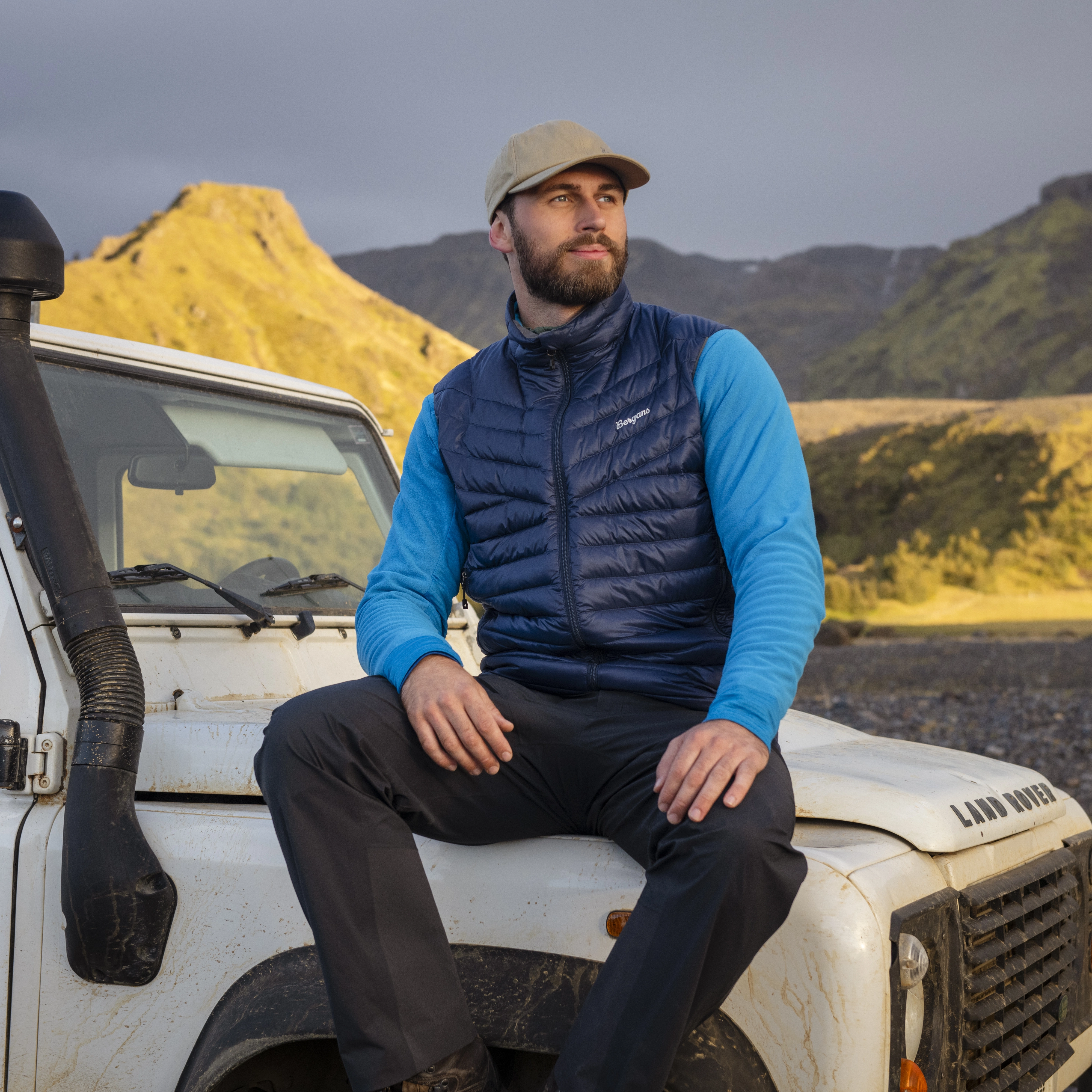 Rabot Light Down Vest Men Navy Blue