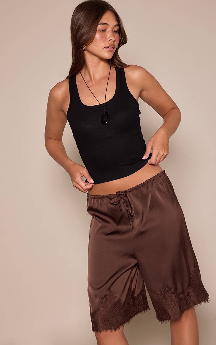 Short Long En Satin Avec Détails En Dentelle