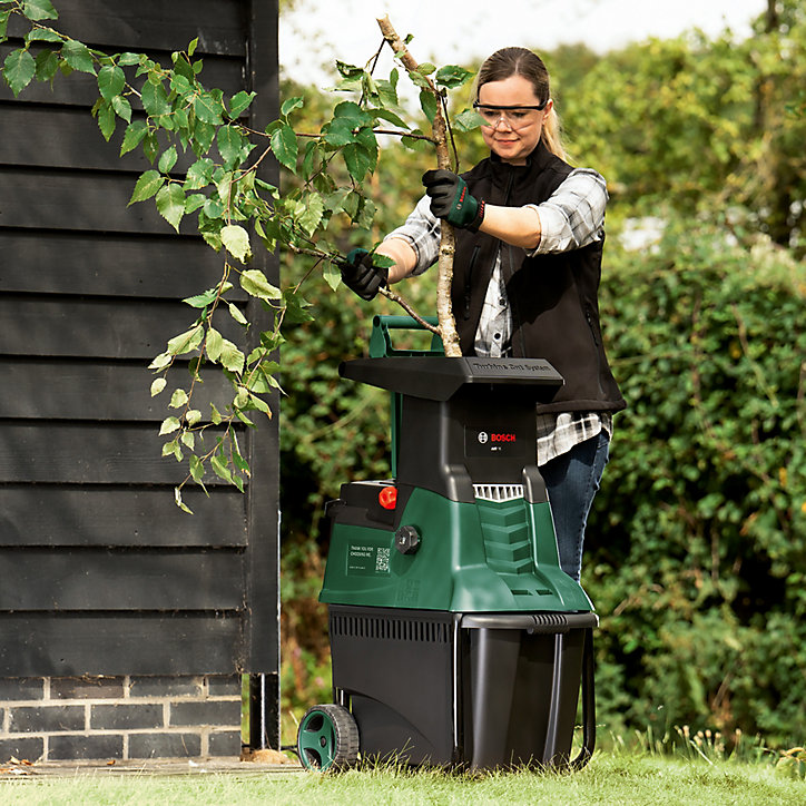 Broyeur de végétaux électrique BOSCH AXT 25 TC - 2500W