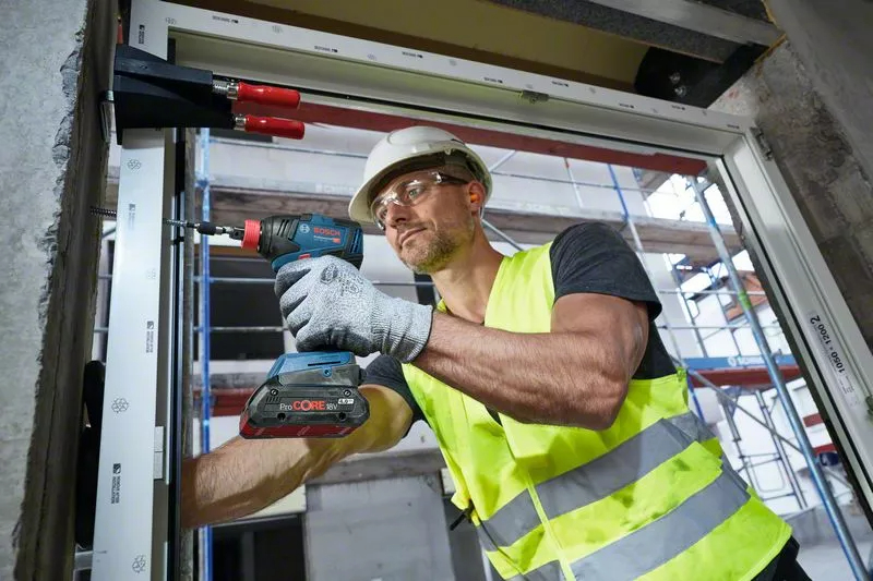 BOSCH COMBI-KIT 3 OUTILS 18V : GSB 18V-45 + GDX 18V-200 + GWS 18V-7 + 2 batteries 5,0 AH + GAL 18V-40 + SAC M (C) PRO