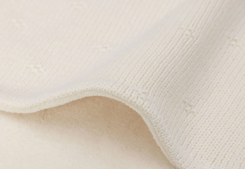 wiegdeken Cosy Knit - Ivory/Velvet