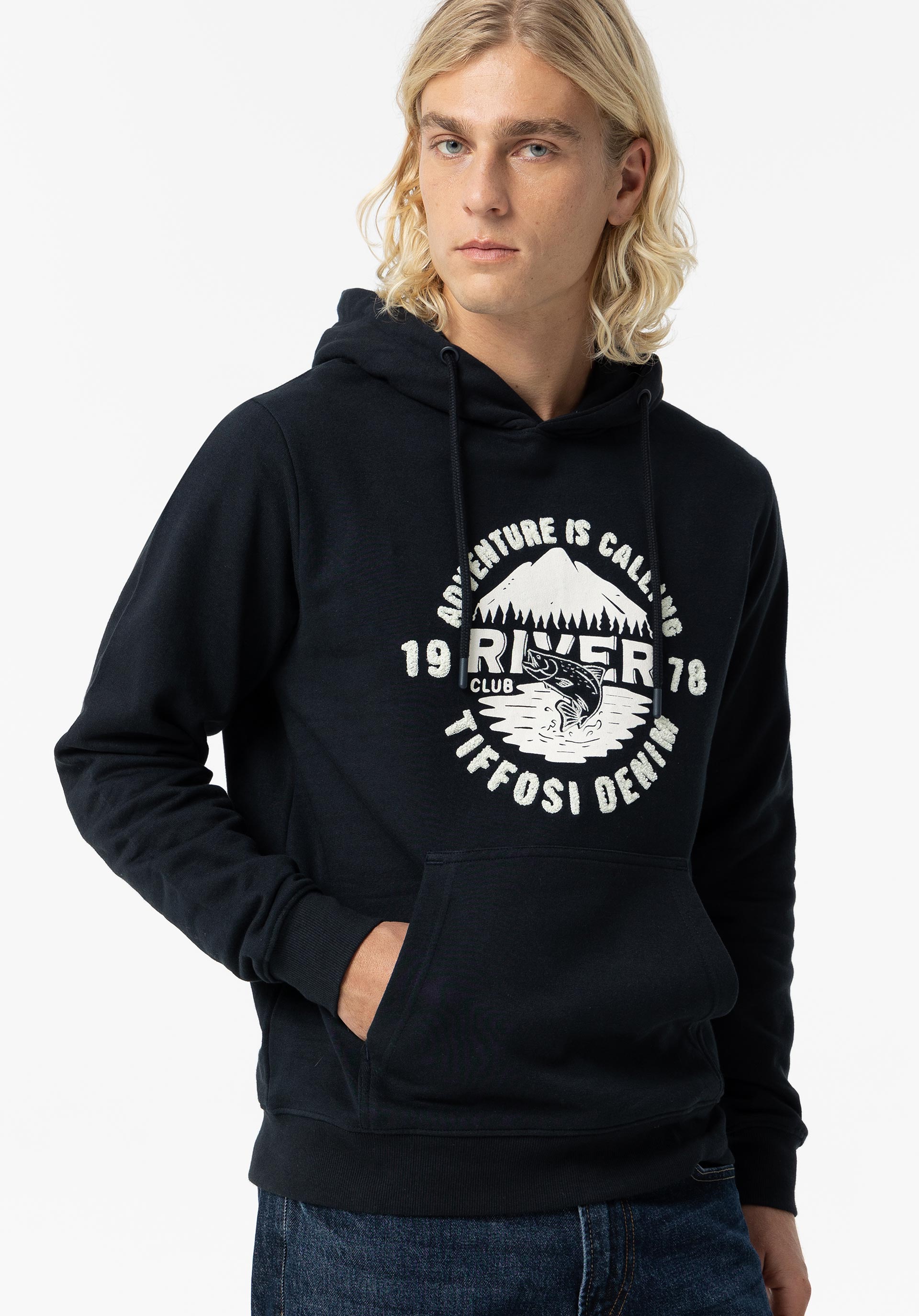 Hoodie com Bordado Turco Frontal