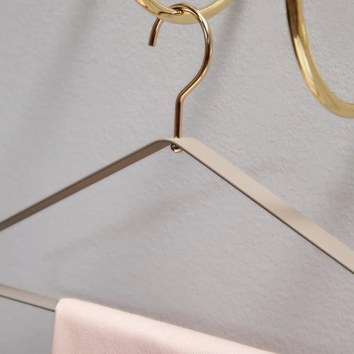 AYTM - Vestis Kleiderbügel, taupe / gold (2er-Set)