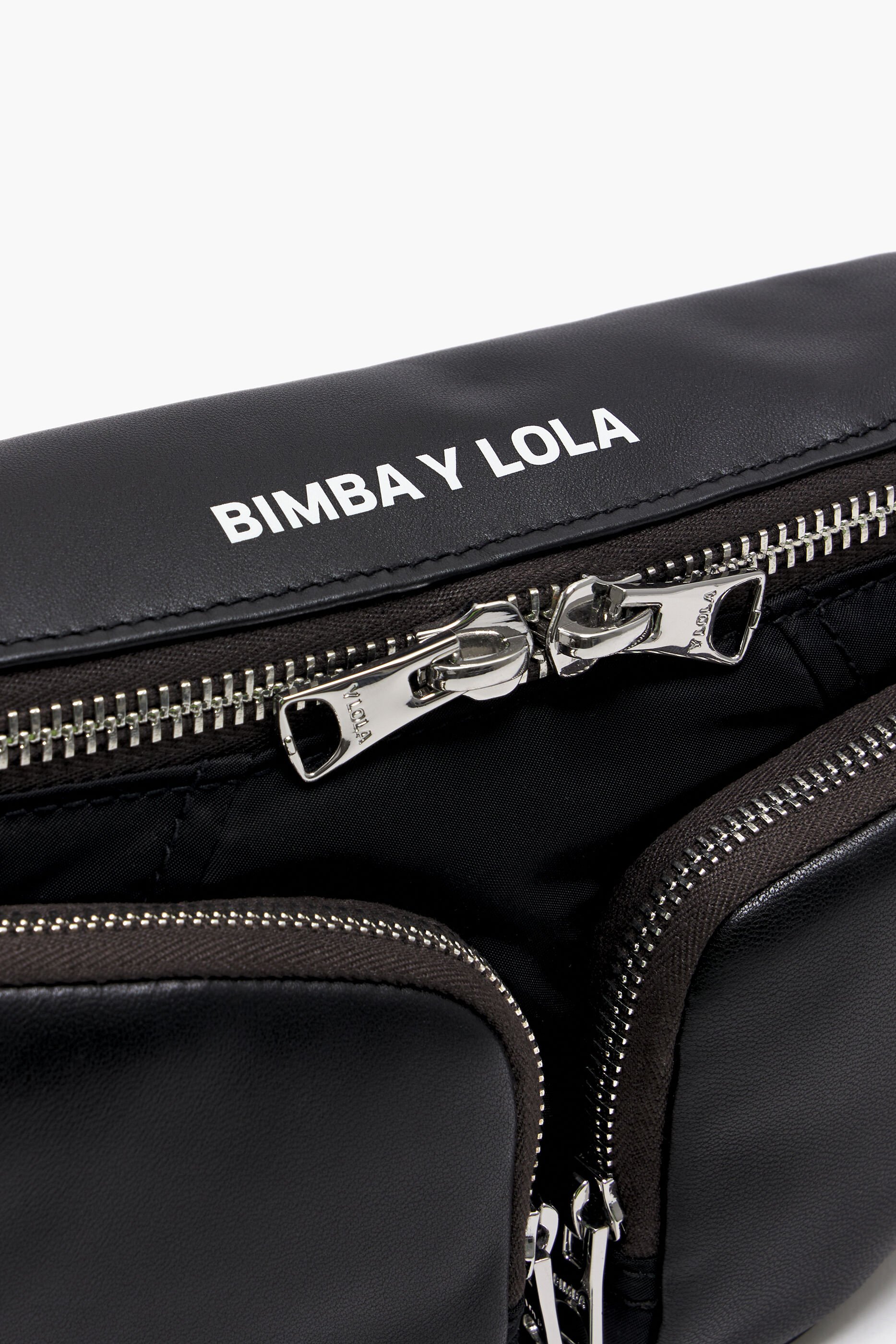 Pochete Pocket S em couro preto