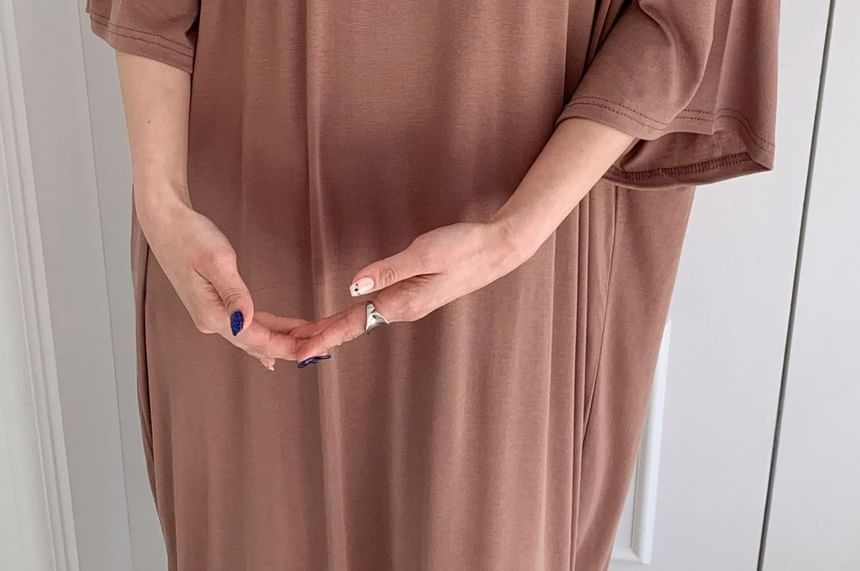Chubby Girl - Plus Size Maxi-jurk met korte mouwen en letters, losvallend