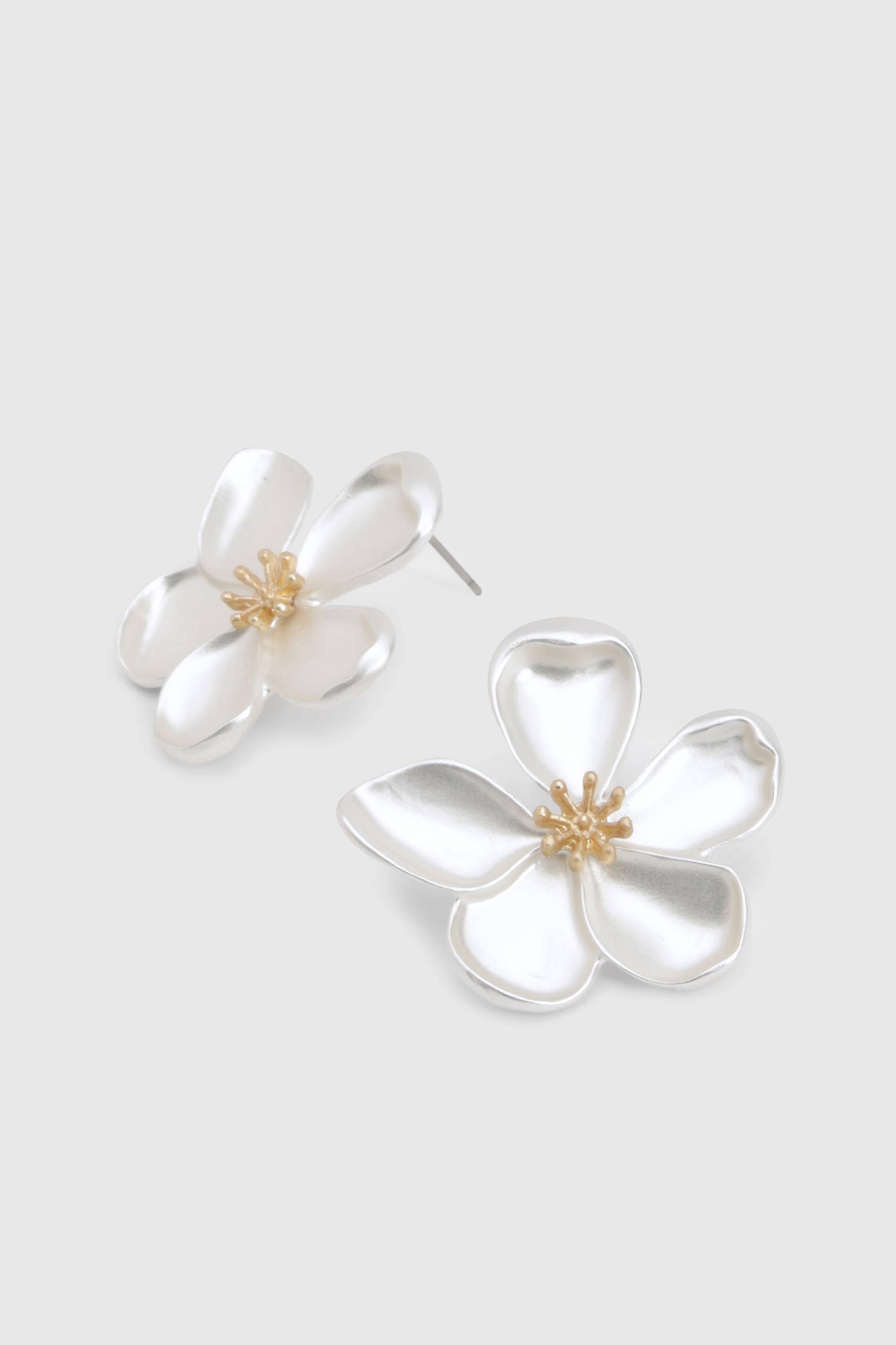 boohoo Boucles d'oreilles à clous fleuris brossées