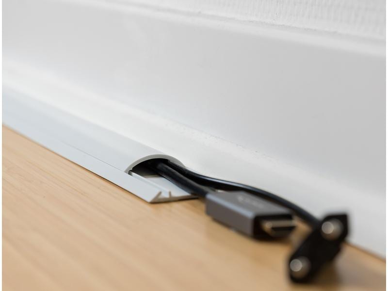 Delock Kabelkanal selbstklebend 1 m x 70 mm Weiss Delock Kabelkanal selbstklebend 70 x 20 mm – Länge 1 m weiss