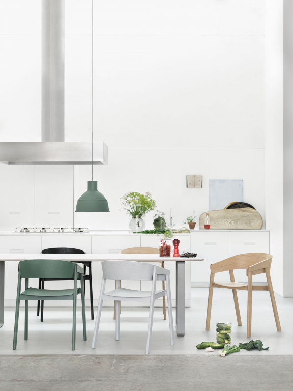 Muuto Cover stoel met kussen zwart remix 183
